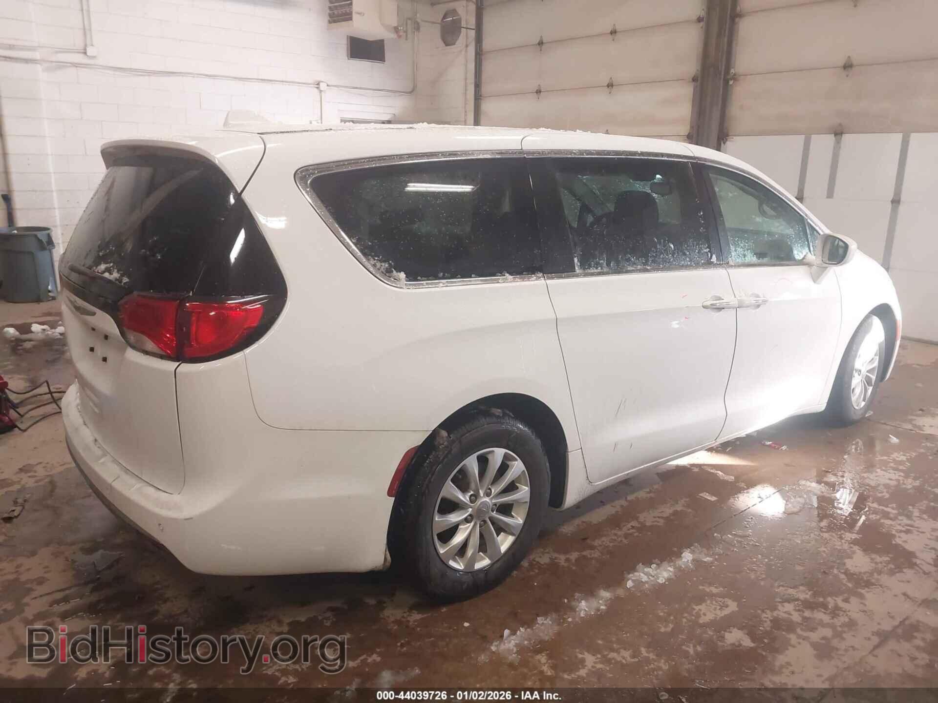 2018 CHRYSLER PACIFICA - VIN: 2C4RC1FG9JR183009 - Фото 4
