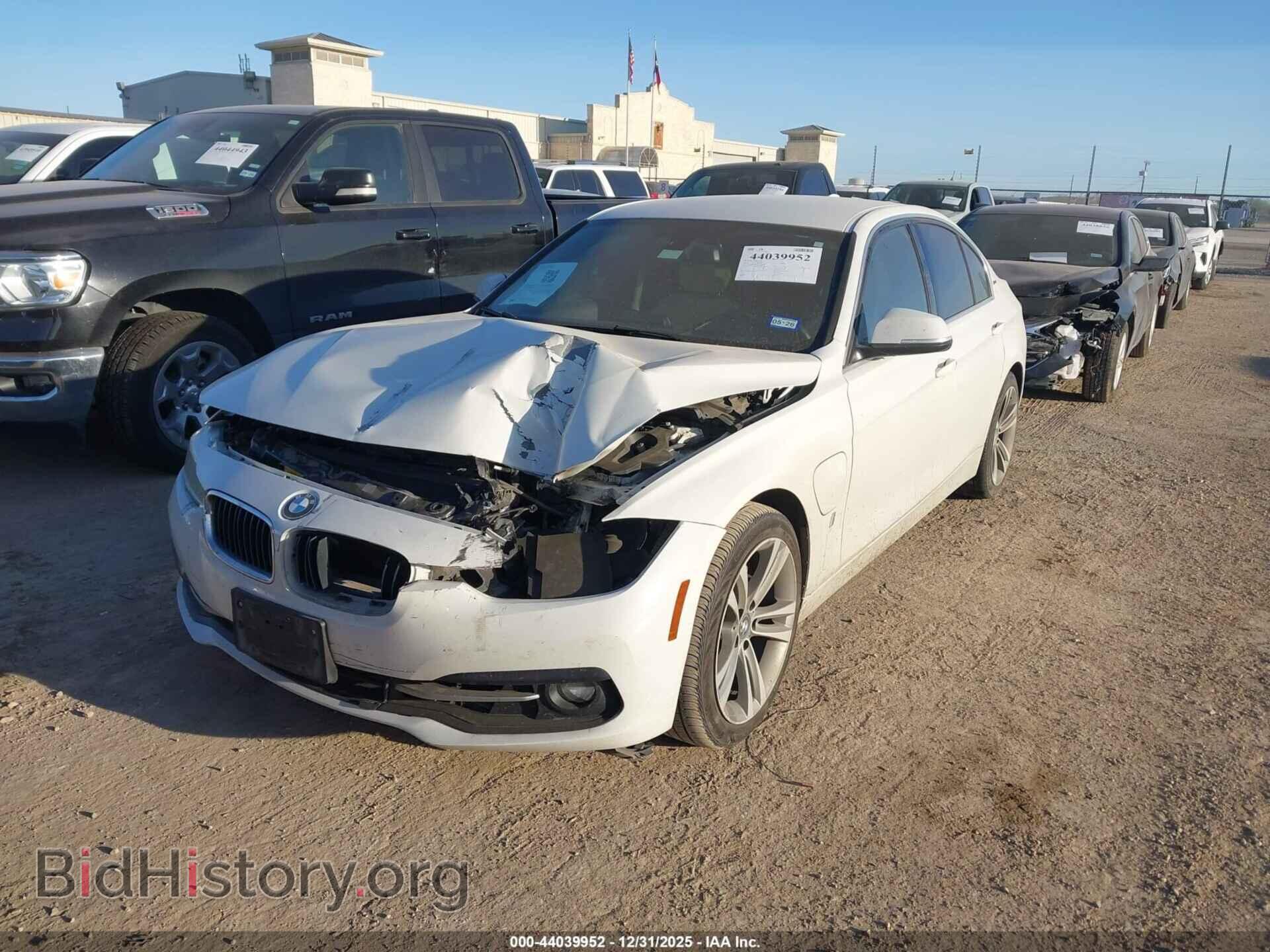 2018 BMW 330E - VIN: WBA8E1C51JA758438 - Фото 2