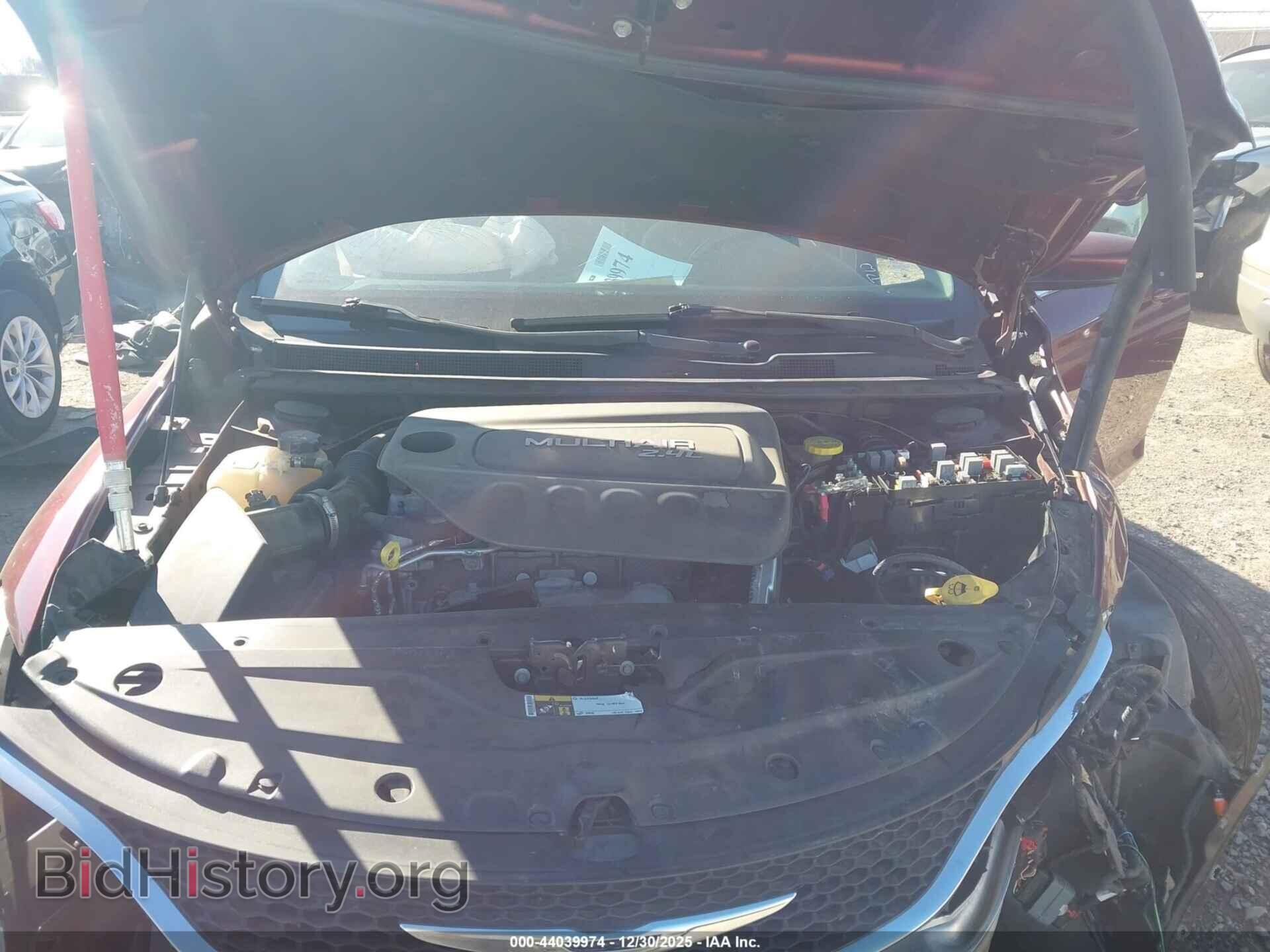 2016 CHRYSLER 200 - VIN: 1C3CCCAB3GN184843 - Фото 10