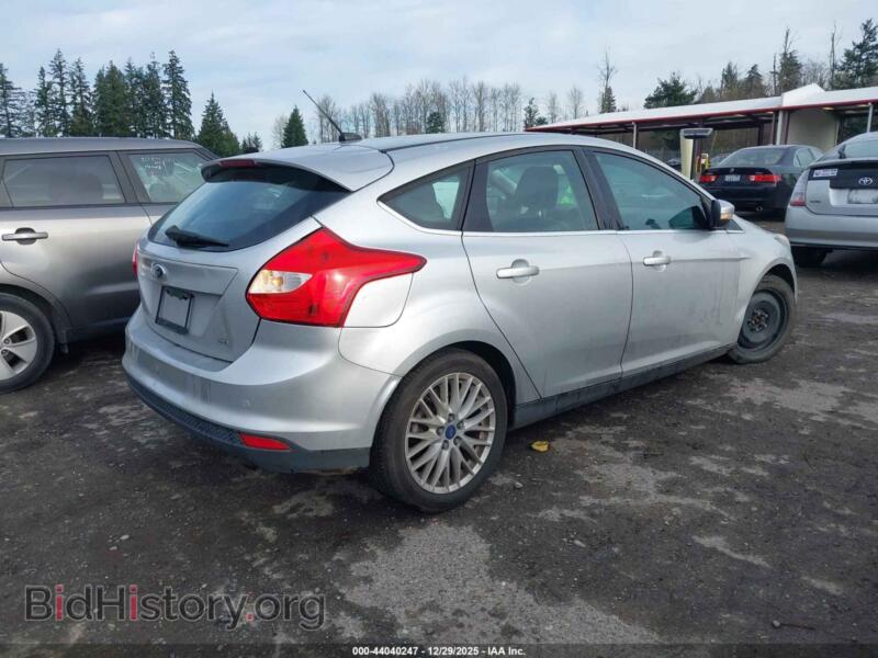 2012 Ford FOCUS (VIN 1FAHP3M23CL129323) — фото 4 из 14