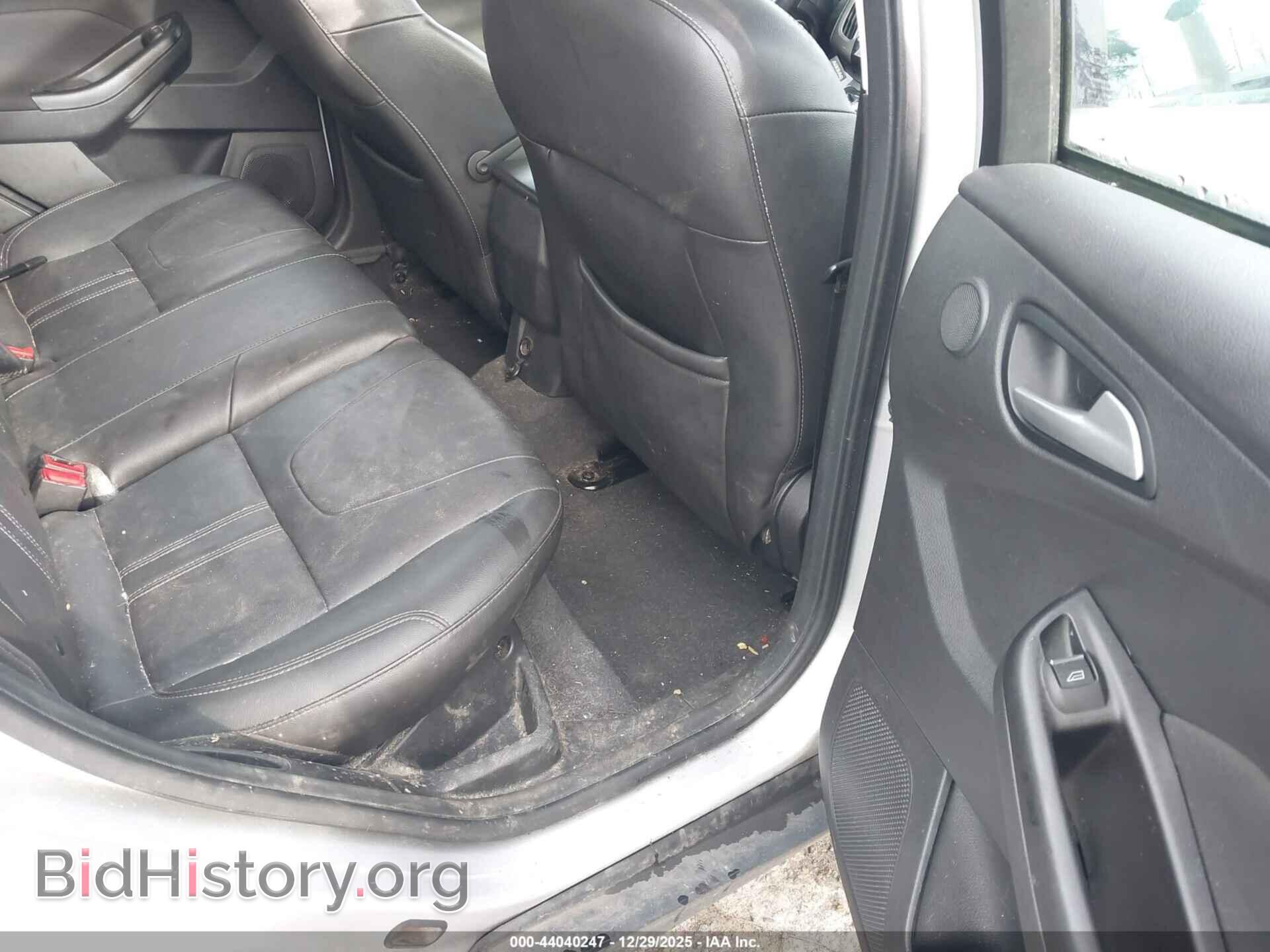 2012 FORD FOCUS - VIN: 1FAHP3M23CL129323 - Фото 8