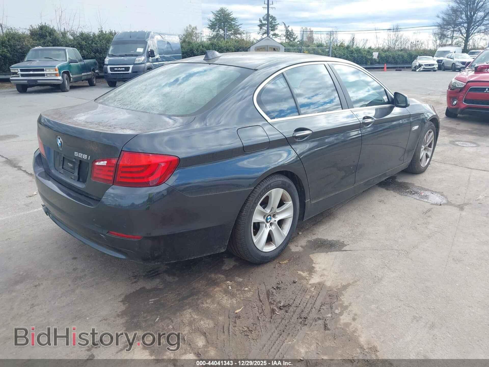 2012 BMW 528I - VIN: WBAXG5C50CDX02070 - Фото 4