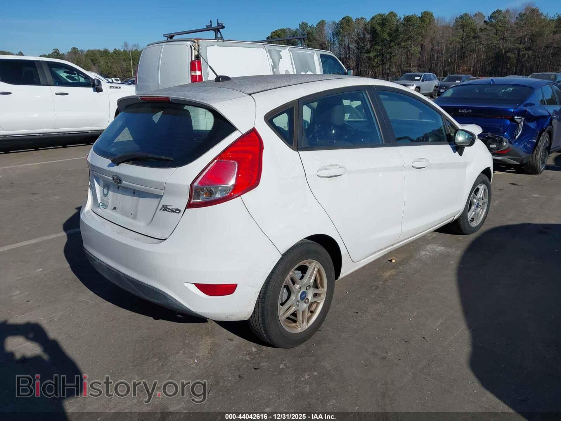 2017 FORD FIESTA - VIN: 3FADP4EJ3HM110609 - Фото 4
