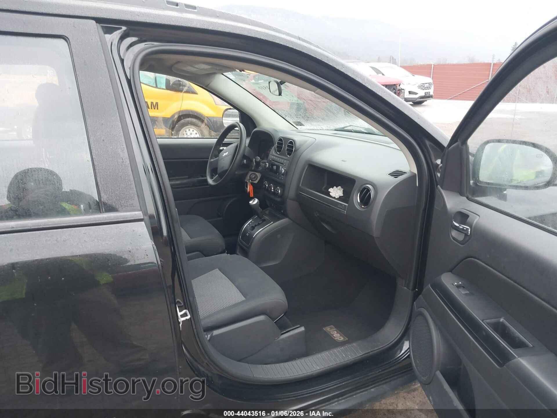 2010 JEEP COMPASS - VIN: 1J4NF4FB9AD592944 - Фото 5
