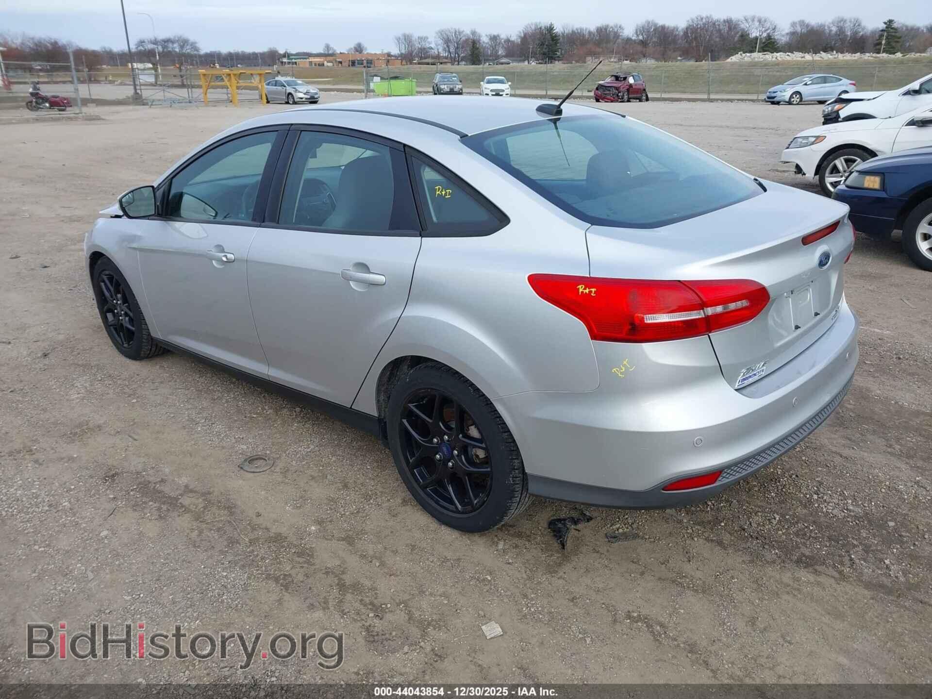 2016 FORD FOCUS - VIN: 1FADP3F2XGL211910 - Фото 3