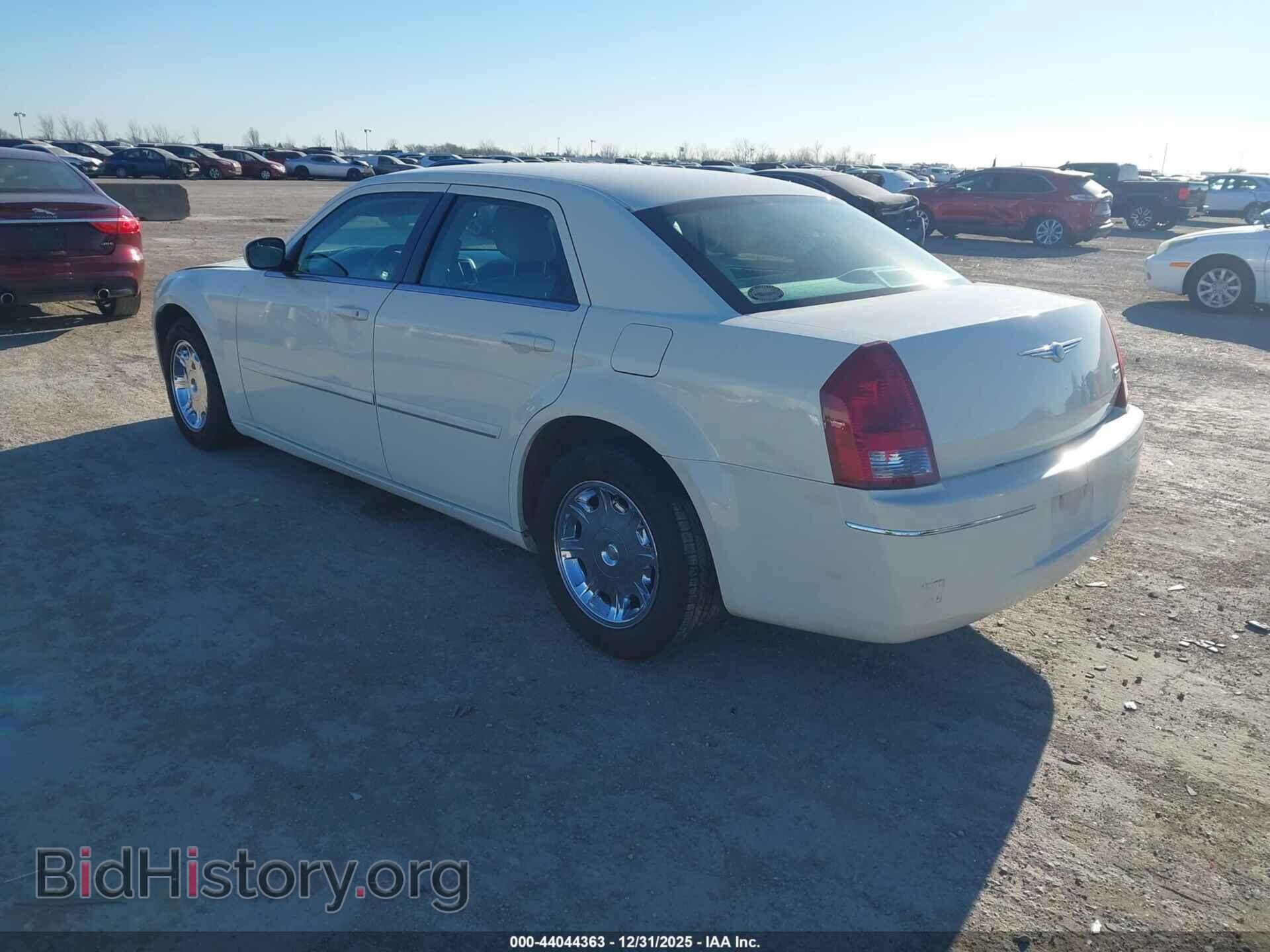 2005 CHRYSLER 300 - VIN: 2C3JA53G45H114386 - Фото 3