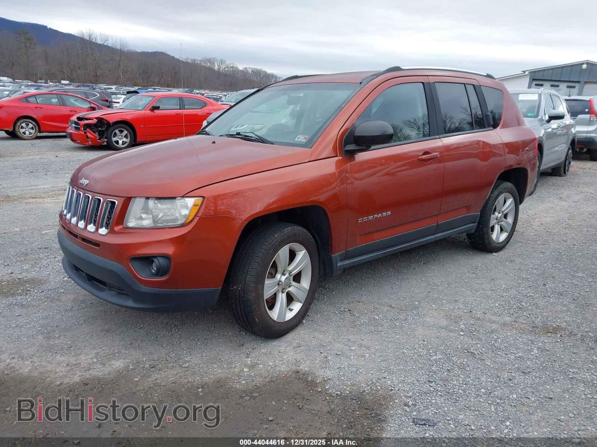 2012 JEEP COMPASS - VIN: 1C4NJDEB3CD599817 - Photo 2