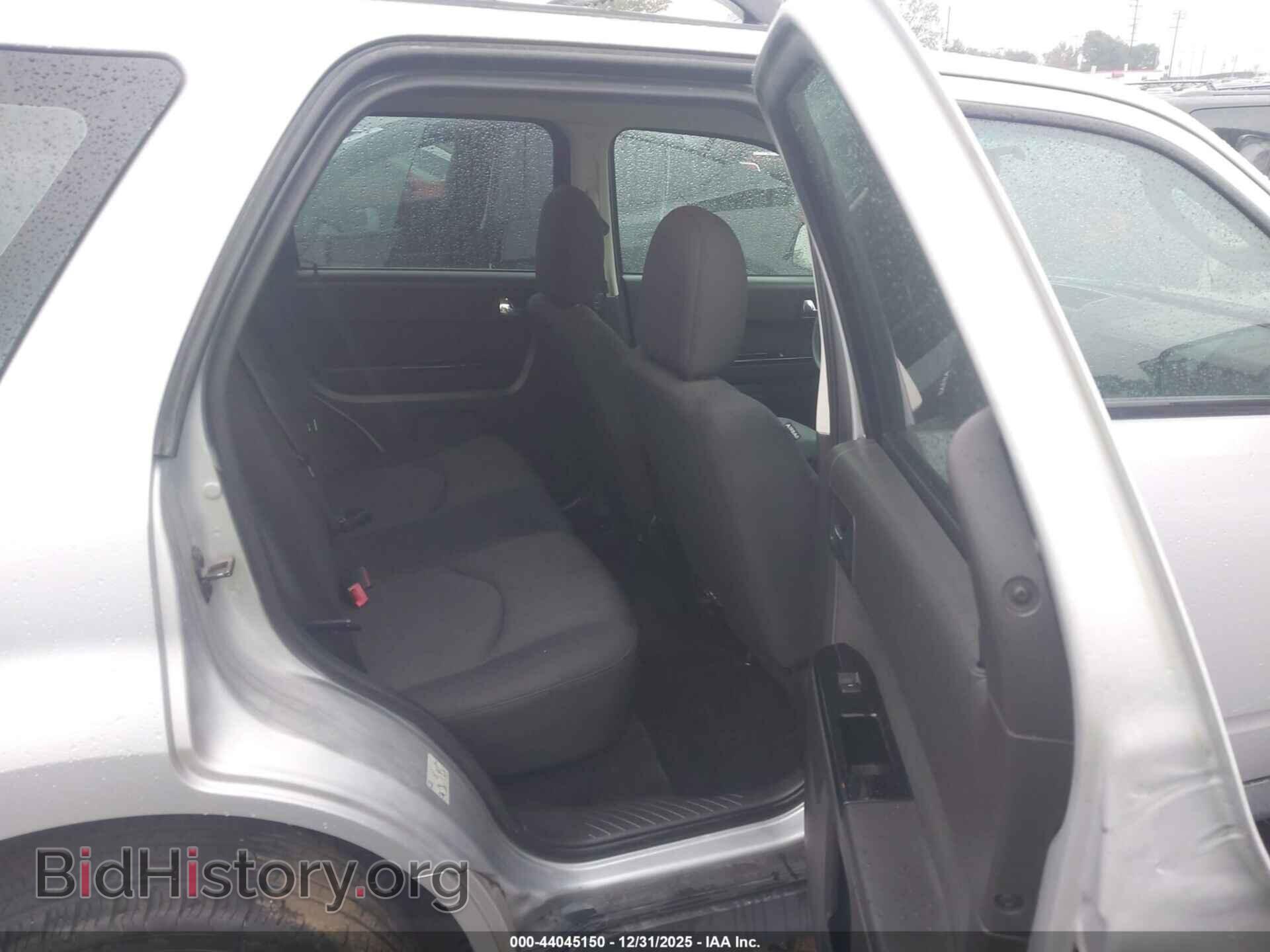 2011 MAZDA TRIBUTE - VIN: 4F2CY0C70BKM02400 - Фото 8