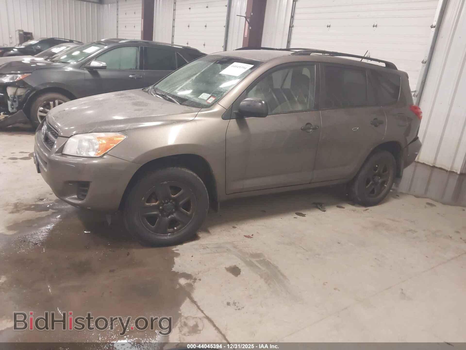 2011 TOYOTA RAV4 - VIN: 2T3BF4DV4BW117647 - Фото 2