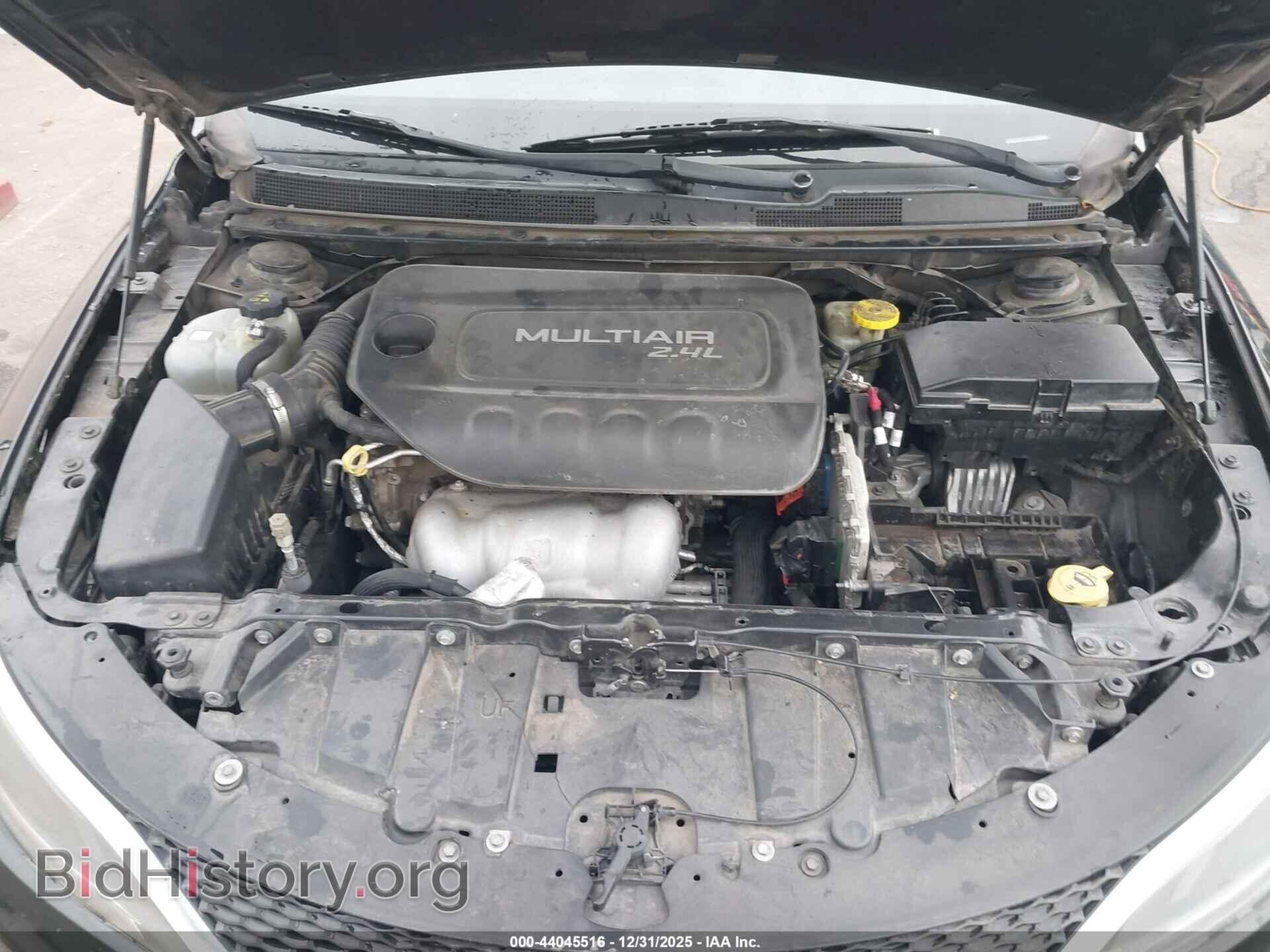 2016 CHRYSLER 200 - VIN: 1C3CCCAB8GN106512 - Фото 10