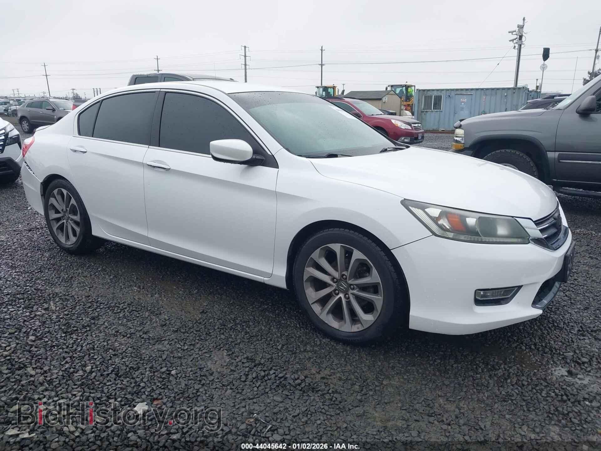 Photo 1HGCR2F56DA026010 - HONDA ACCORD 2013