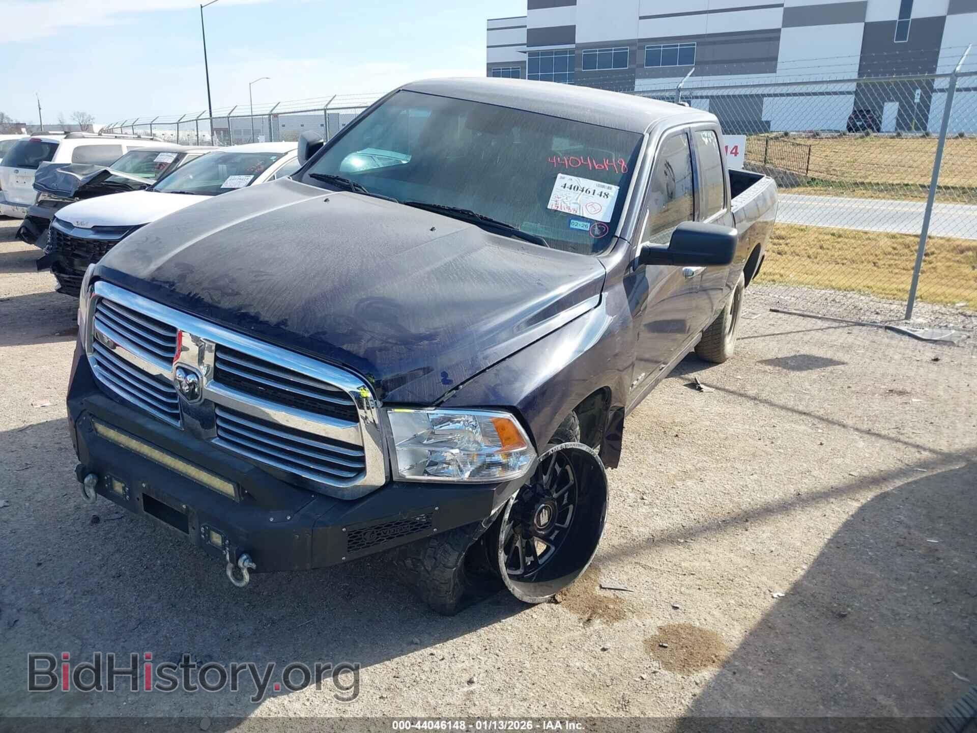 2018 RAM 1500 - VIN: 1C6RR6FG5JS132270 - Фото 2