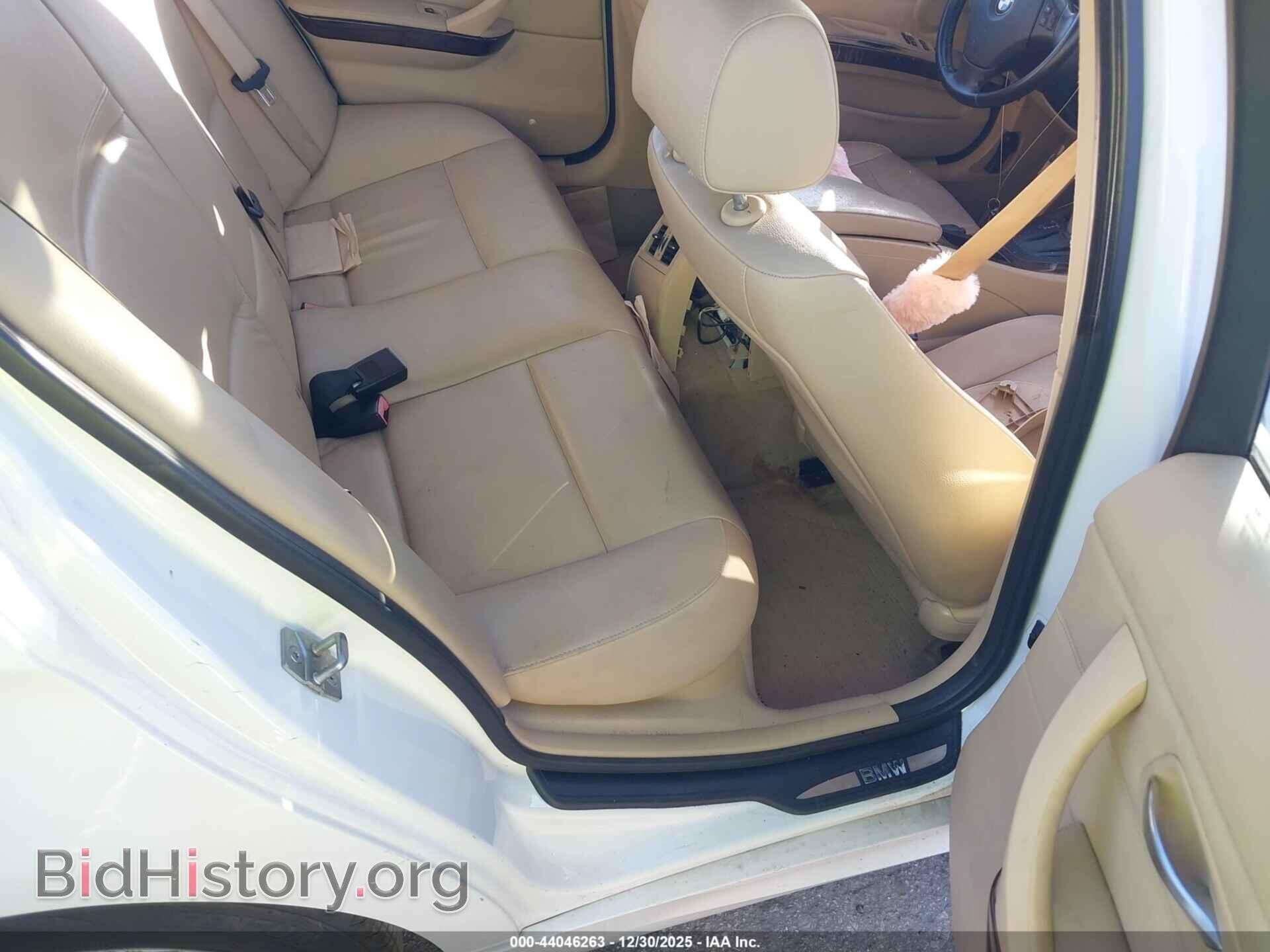2011 BMW 328I - VIN: WBAPH7C51BE675009 - Photo 8