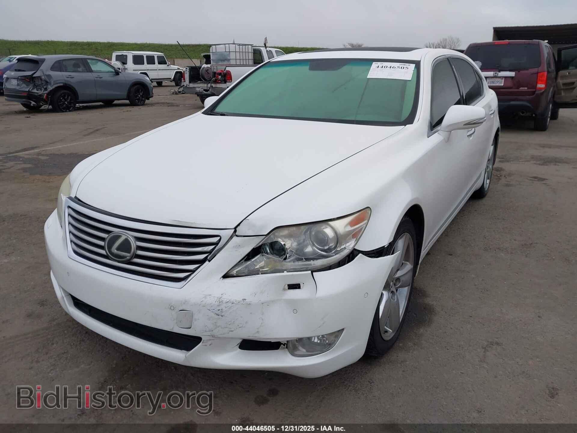 2012 LEXUS LS 460 - VIN: JTHGL5EF8C5045404 - Photo 2