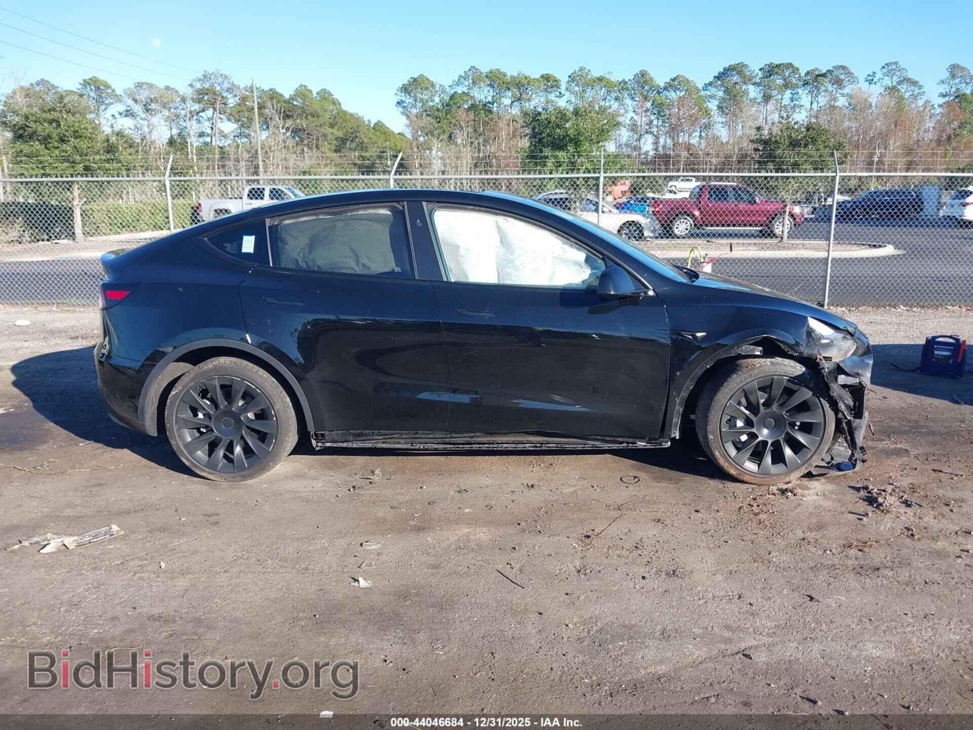 2024 TESLA MODEL Y - VIN: 7SAYGDEE2RA214710 - Фото 12