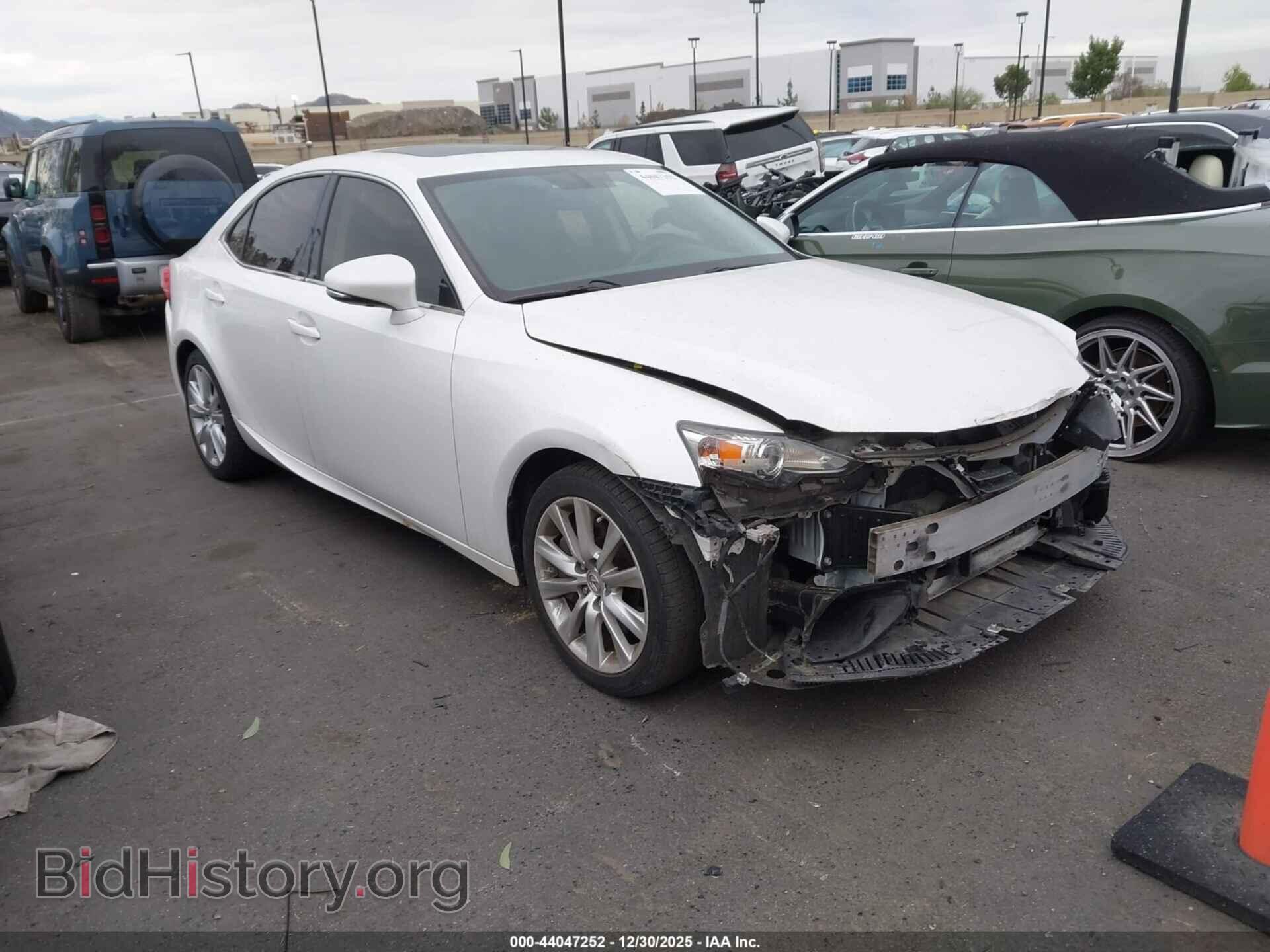 Фотография JTHBA1D26G5033684 - LEXUS IS 200T 2016