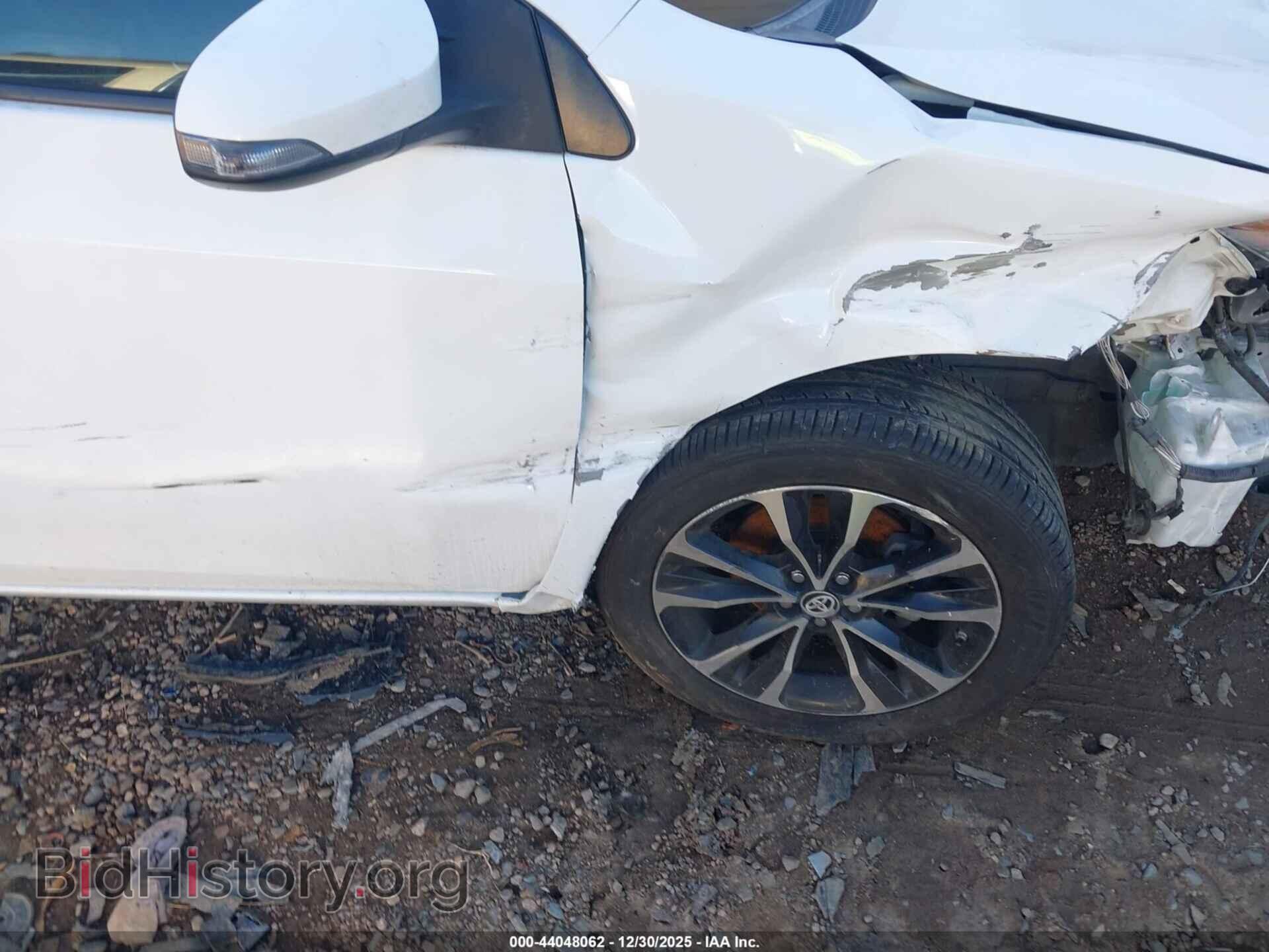 2018 TOYOTA COROLLA - VIN: 5YFBURHE5JP854250 - Фото 17