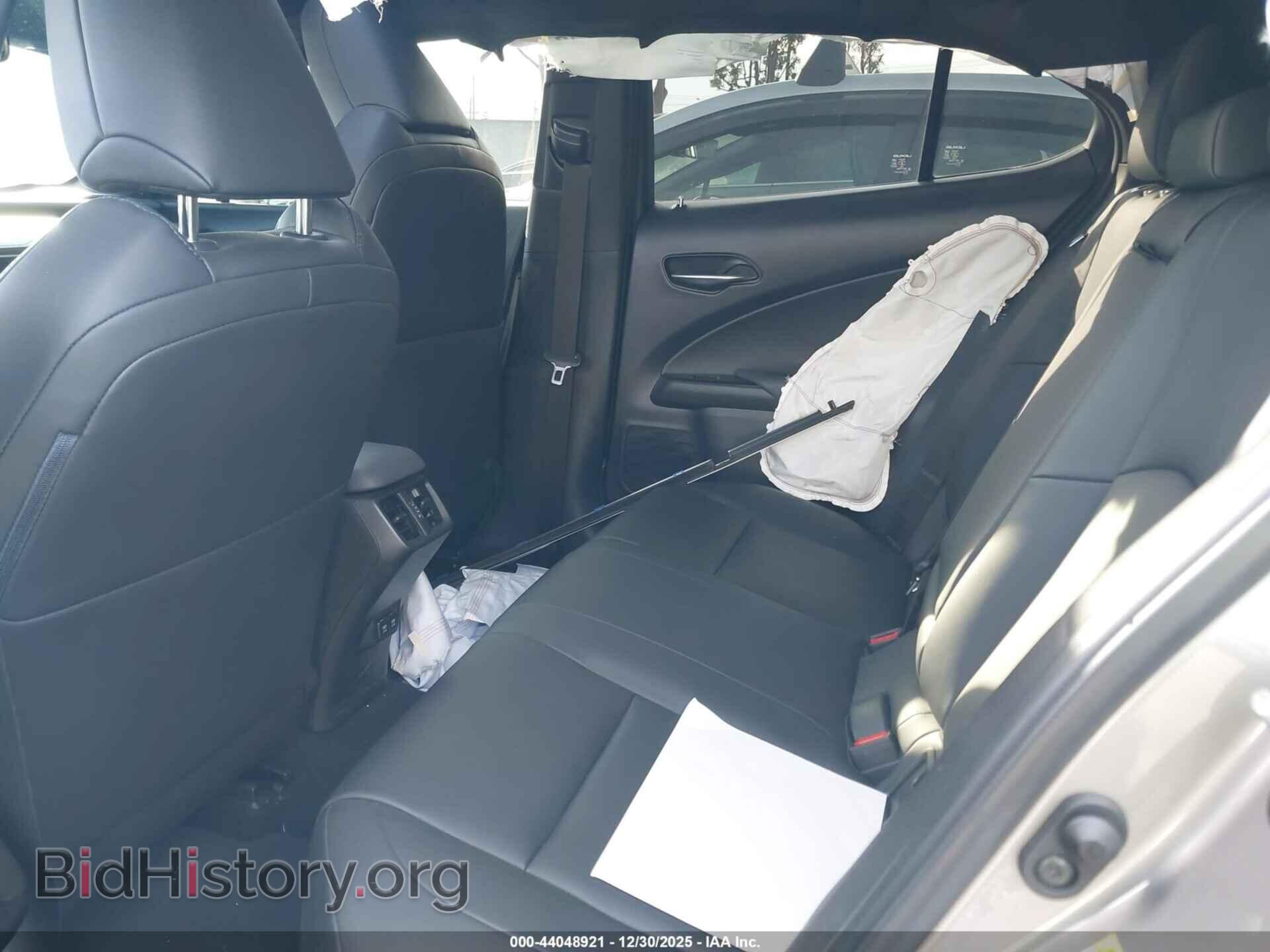 2019 LEXUS UX 200 - VIN: JTHY3JBH3K2013818 - Photo 8