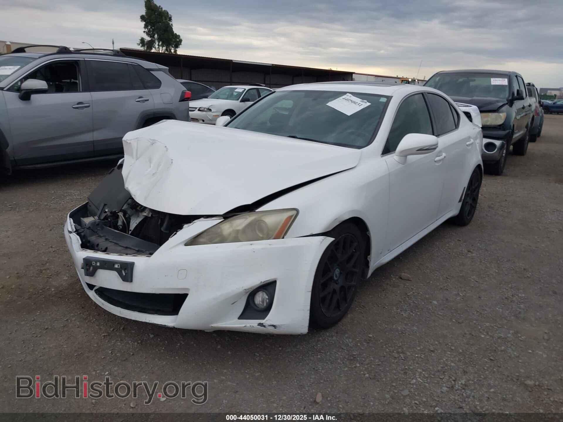 2011 LEXUS IS 250 - VIN: JTHBF5C25B5136078 - Photo 2