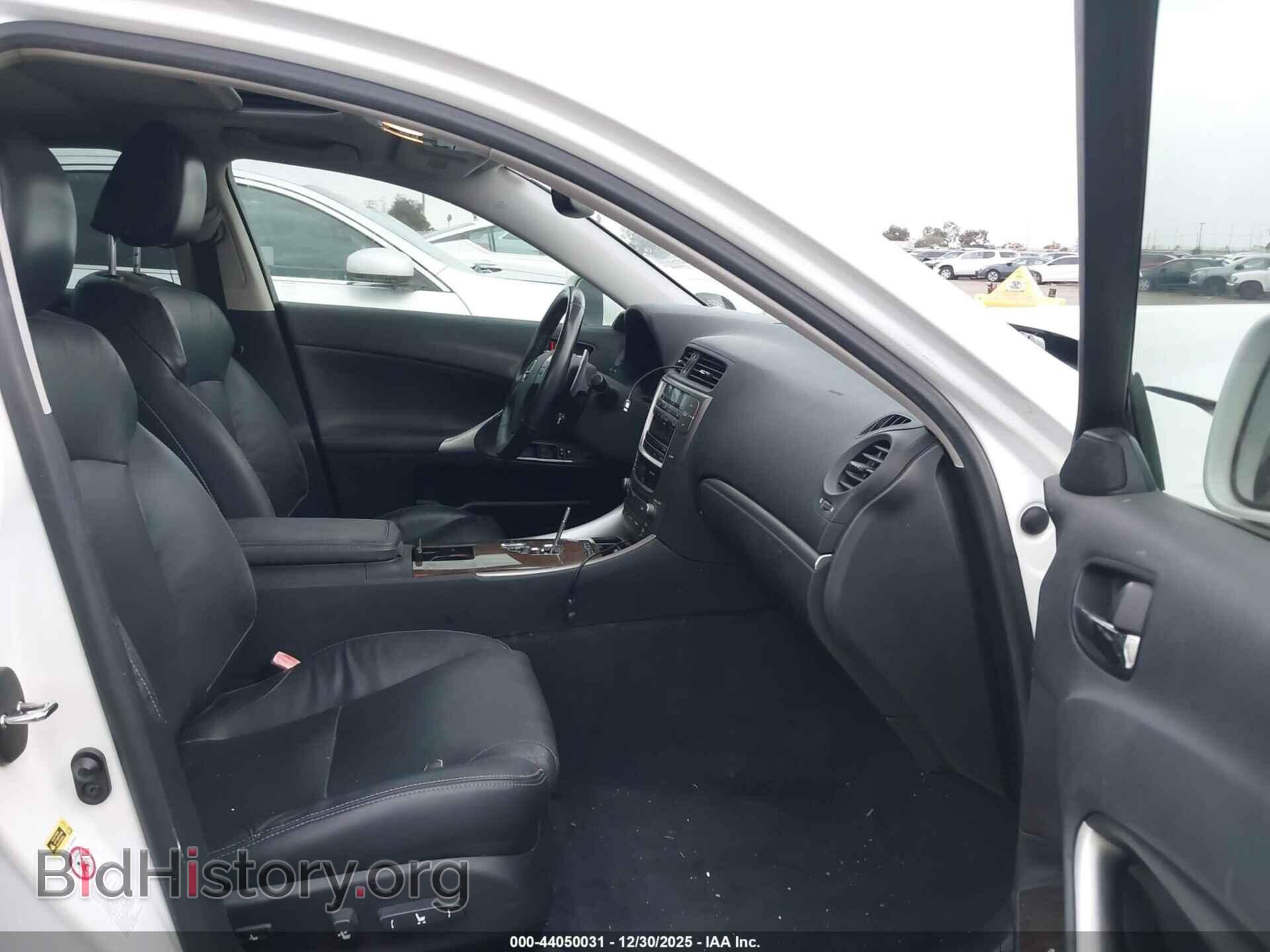 2011 LEXUS IS 250 - VIN: JTHBF5C25B5136078 - Photo 5