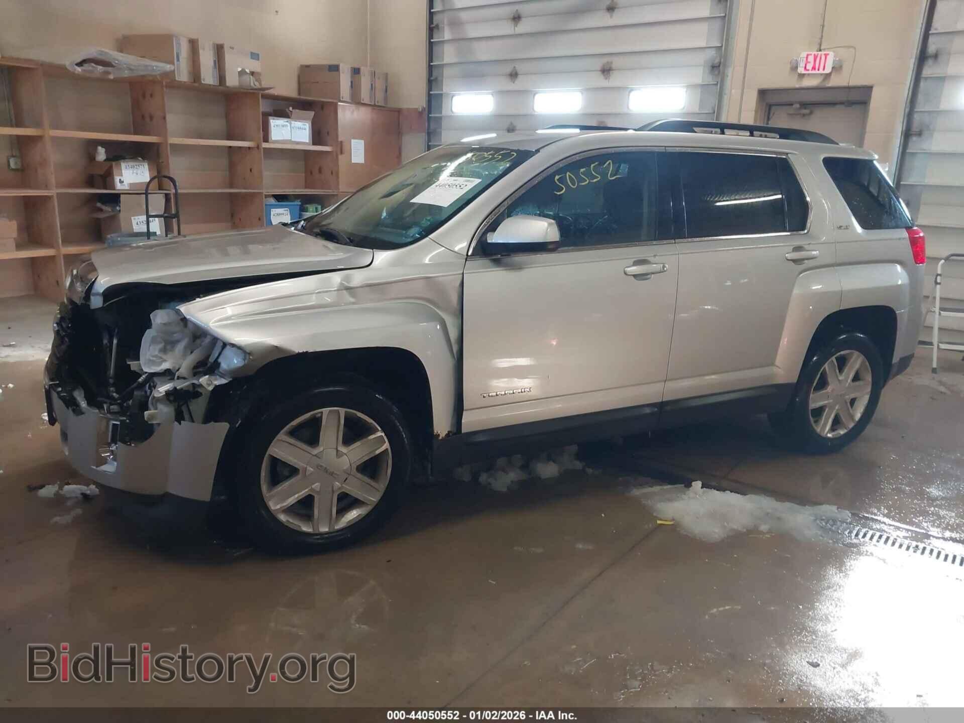 2011 GMC TERRAIN - VIN: 2CTFLVE55B6372922 - Photo 2