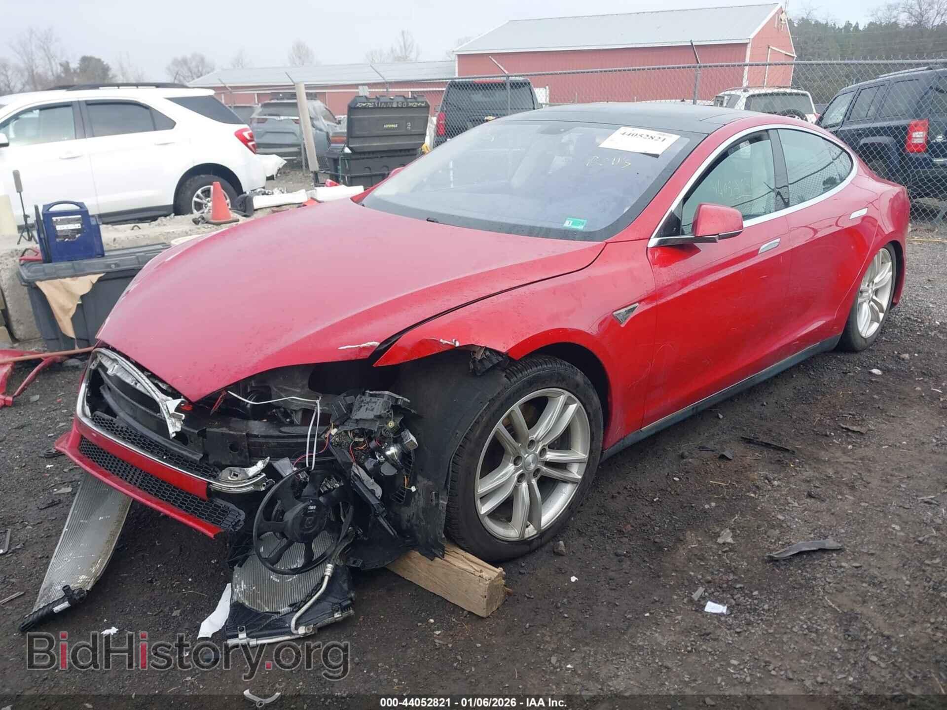 2013 TESLA MODEL S - VIN: 5YJSA1CP1DFP11637 - Фото 2