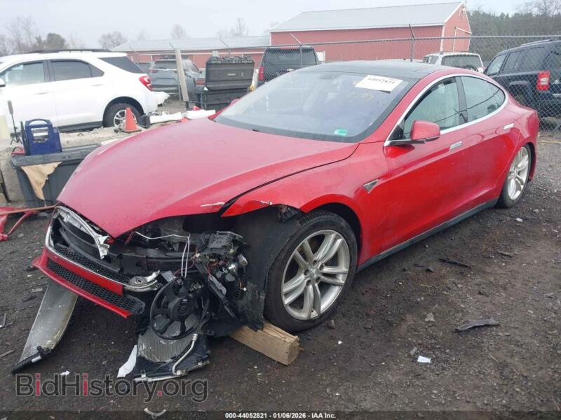2013 Tesla MODEL S (VIN 5YJSA1CP1DFP11637) — фото 2 из 18