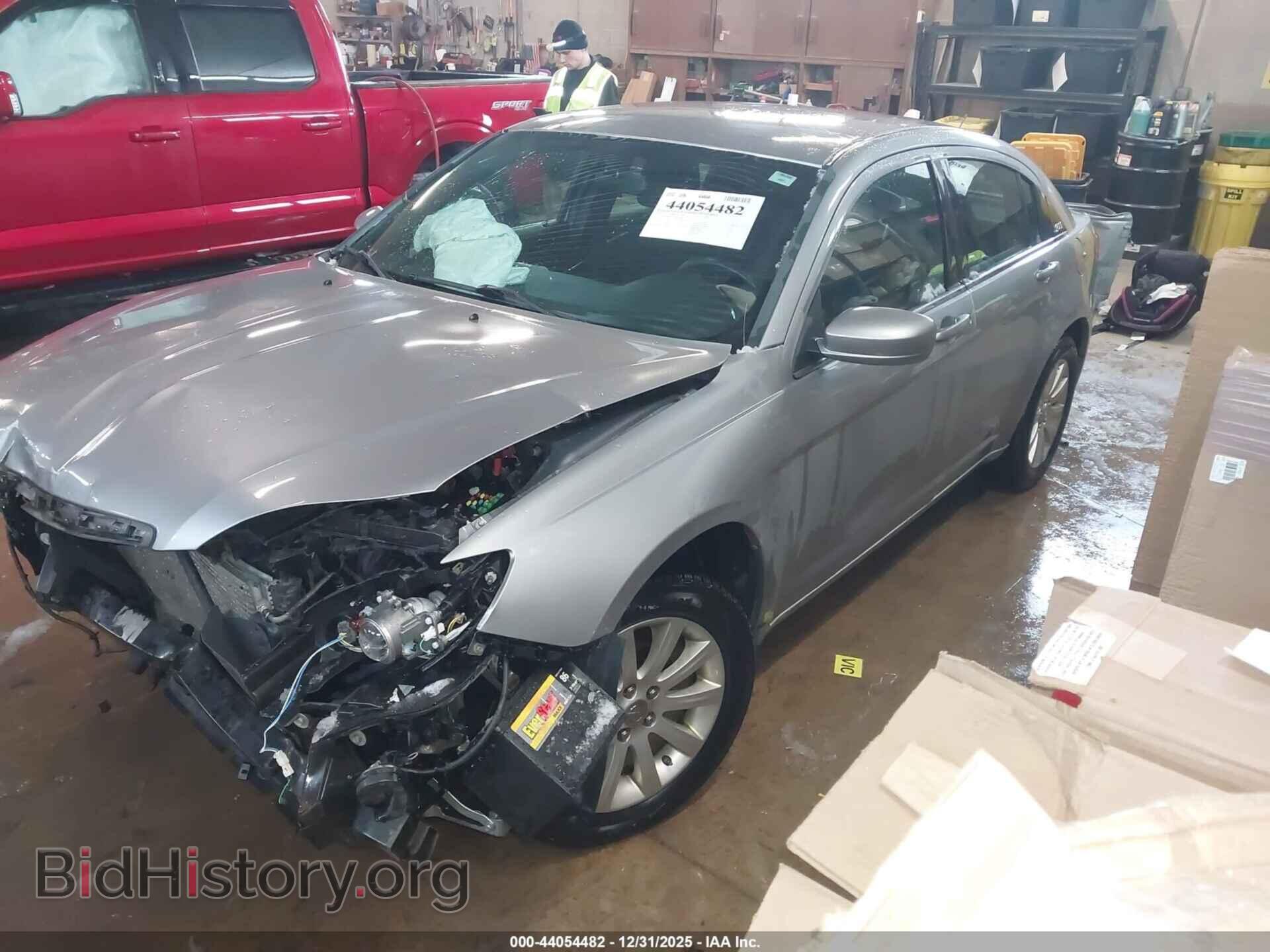 2013 CHRYSLER 200 - VIN: 1C3CCBBBXDN615294 - Фото 2