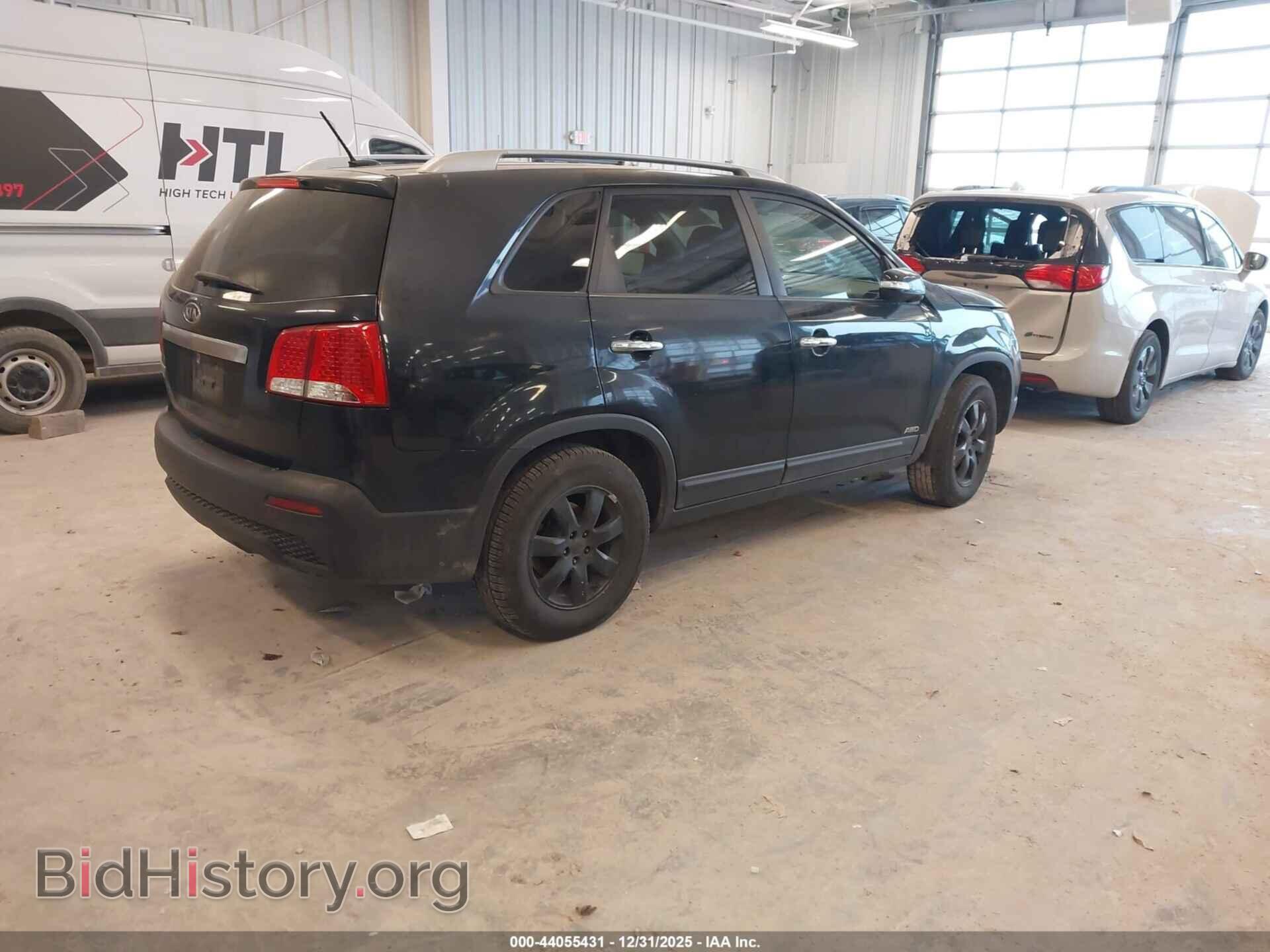 2013 KIA SORENTO - VIN: 5XYKTDA28DG336793 - Фото 4