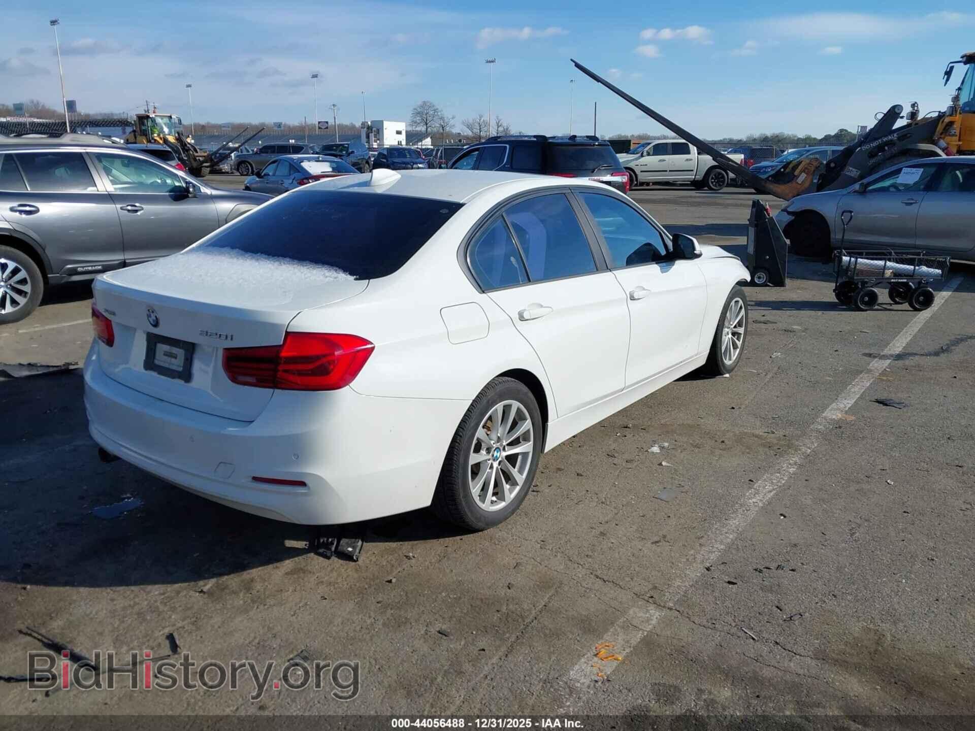 2016 BMW 320I - VIN: WBA8E5G52GNT40134 - Фото 4