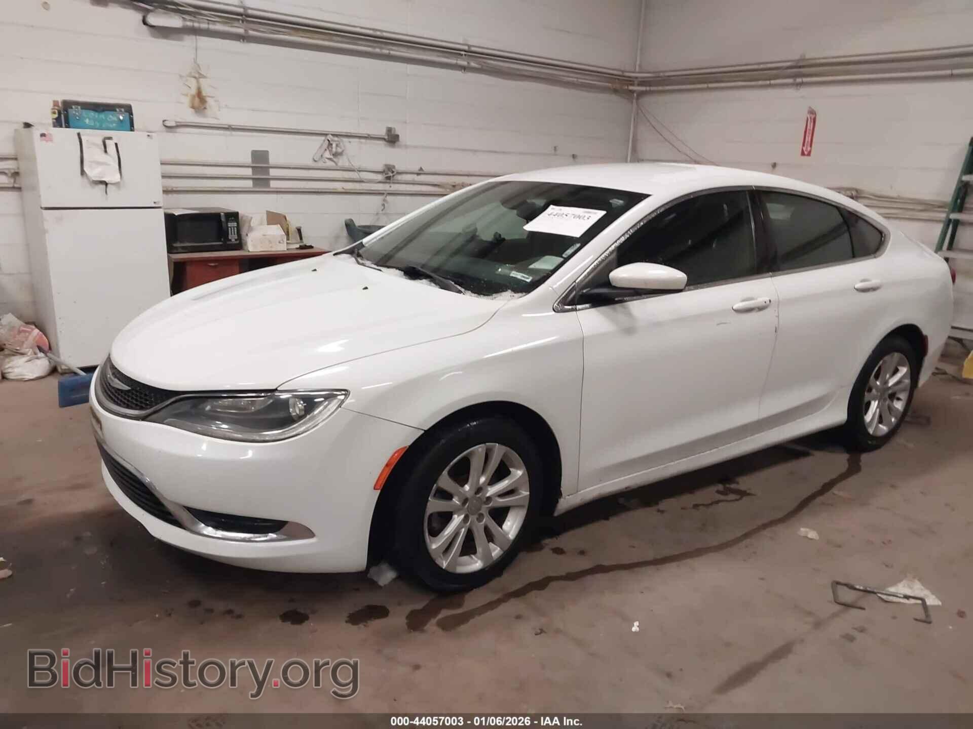 2015 CHRYSLER 200 - VIN: 1C3CCCAB1FN590733 - Фото 2