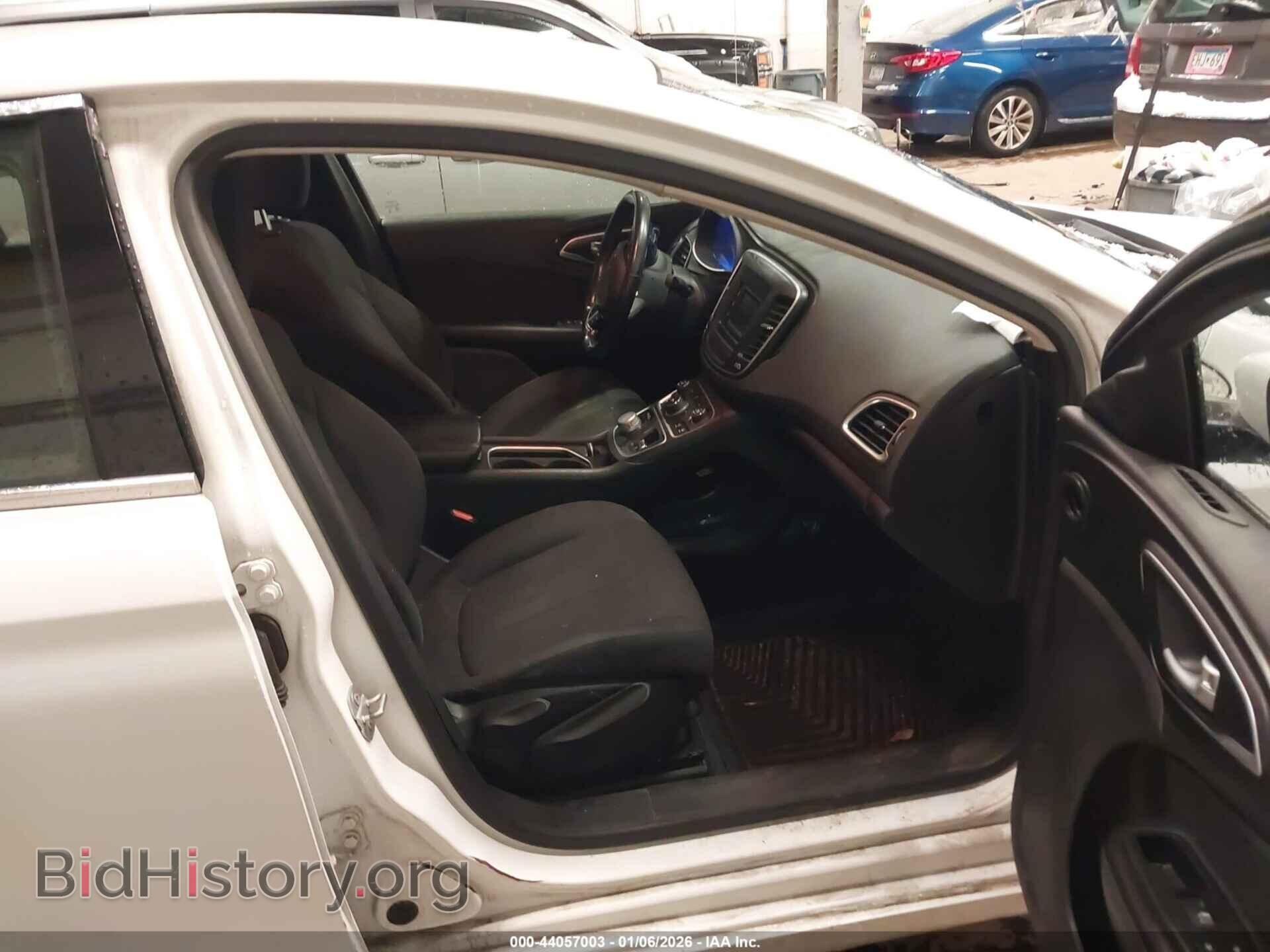 2015 CHRYSLER 200 - VIN: 1C3CCCAB1FN590733 - Фото 5