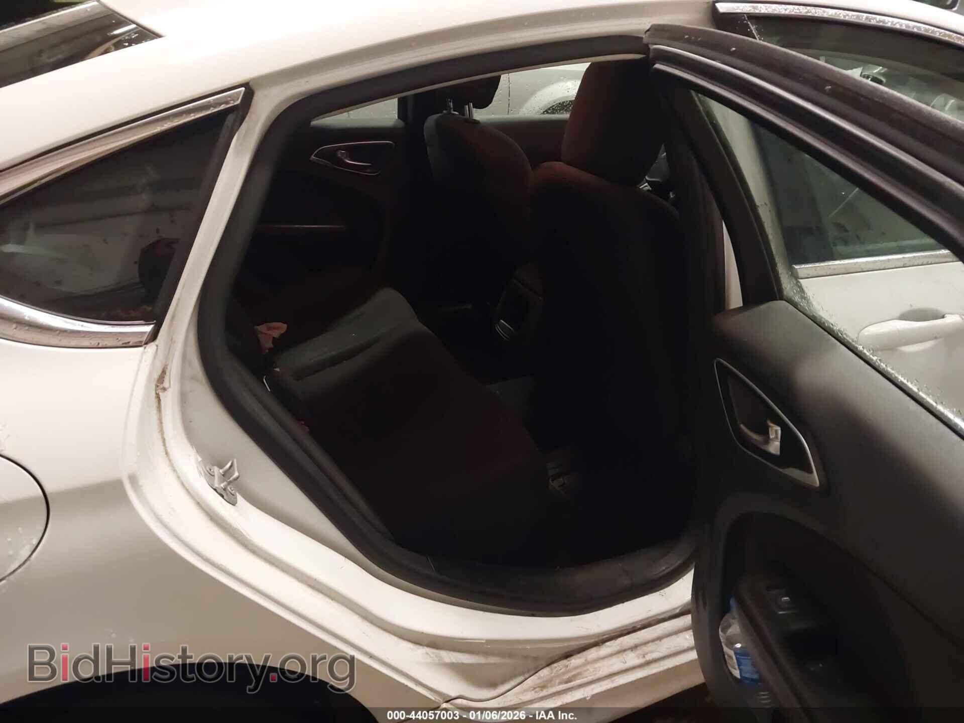 2015 CHRYSLER 200 - VIN: 1C3CCCAB1FN590733 - Фото 8