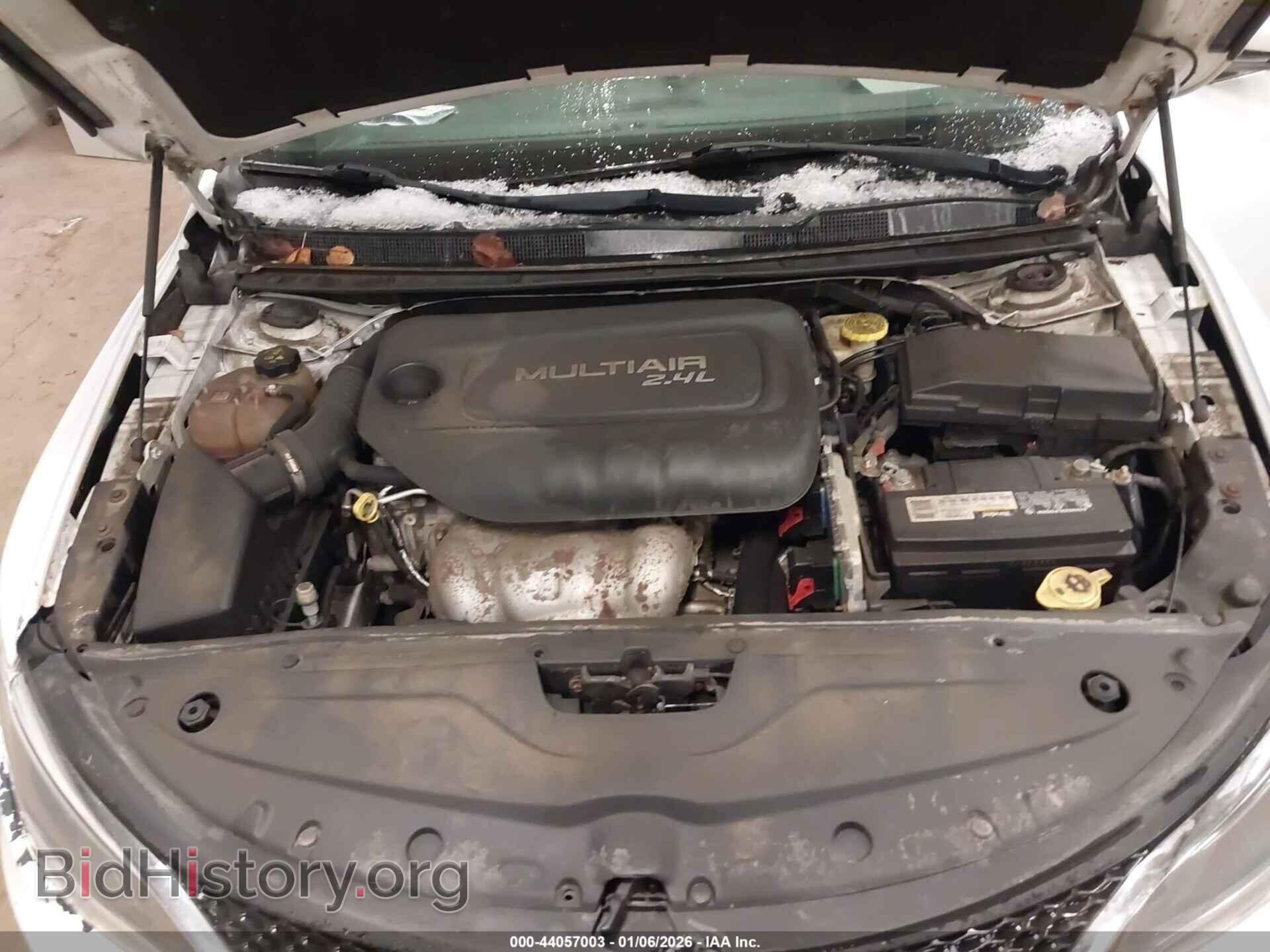 2015 CHRYSLER 200 - VIN: 1C3CCCAB1FN590733 - Фото 10