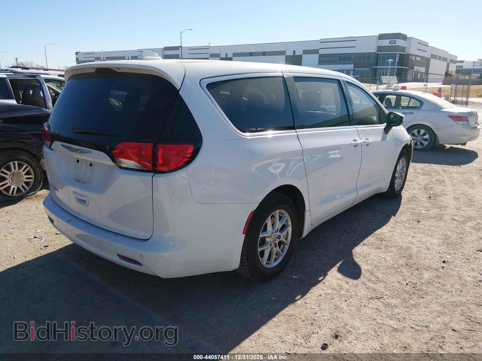 2017 CHRYSLER PACIFICA - VIN: 2C4RC1DG8HR551368 - Фото 4