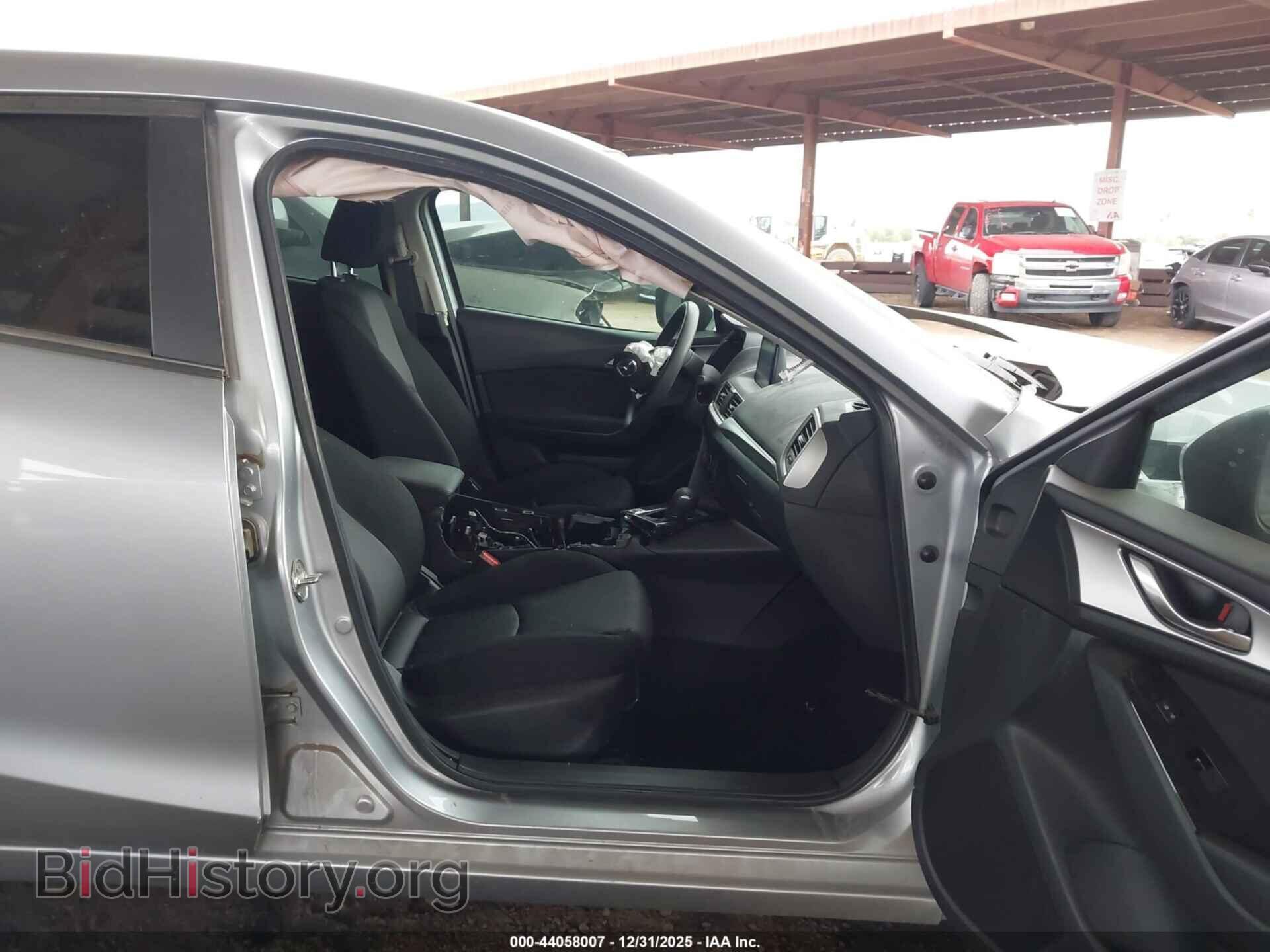 2018 MAZDA MAZDA3 - VIN: 3MZBN1K76JM200225 - Фото 5