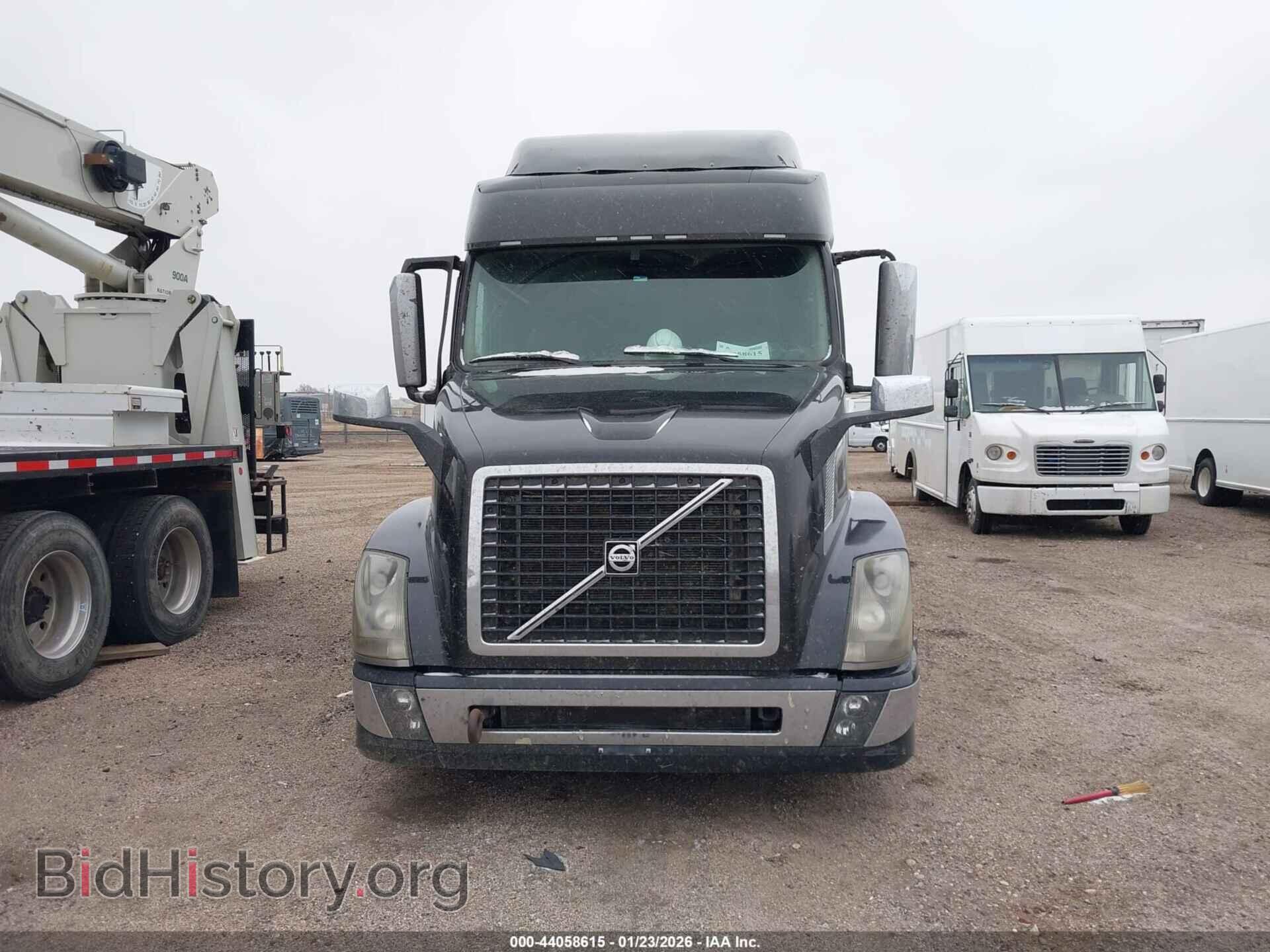 2017 VOLVO VNL - VIN: 4V4NC9EH3HN973473 - Photo 12