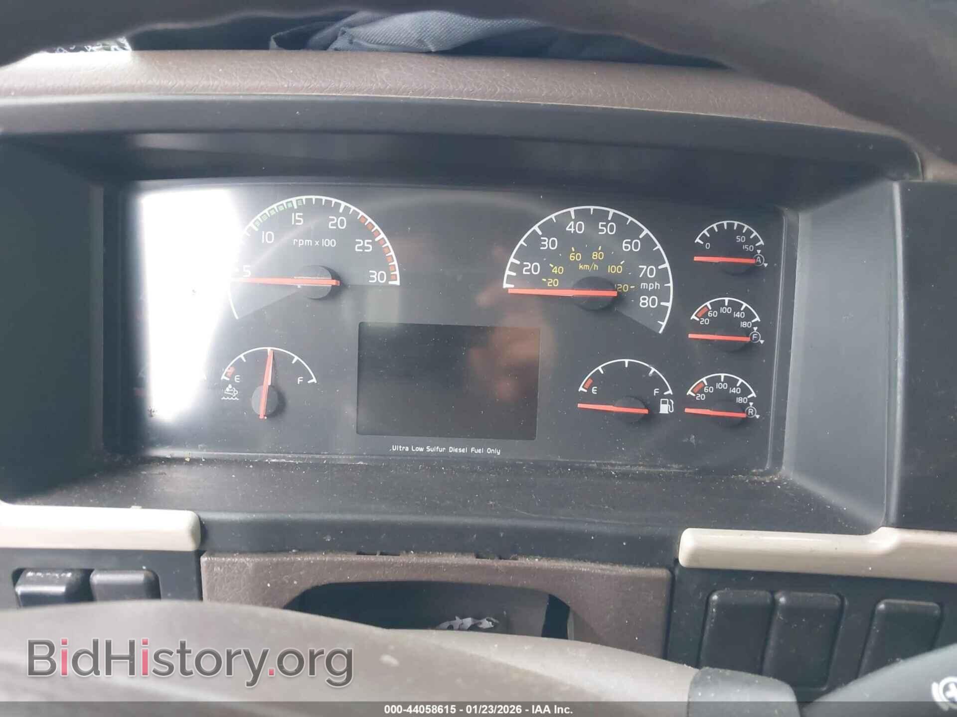 2017 VOLVO VNL - VIN: 4V4NC9EH3HN973473 - Photo 5