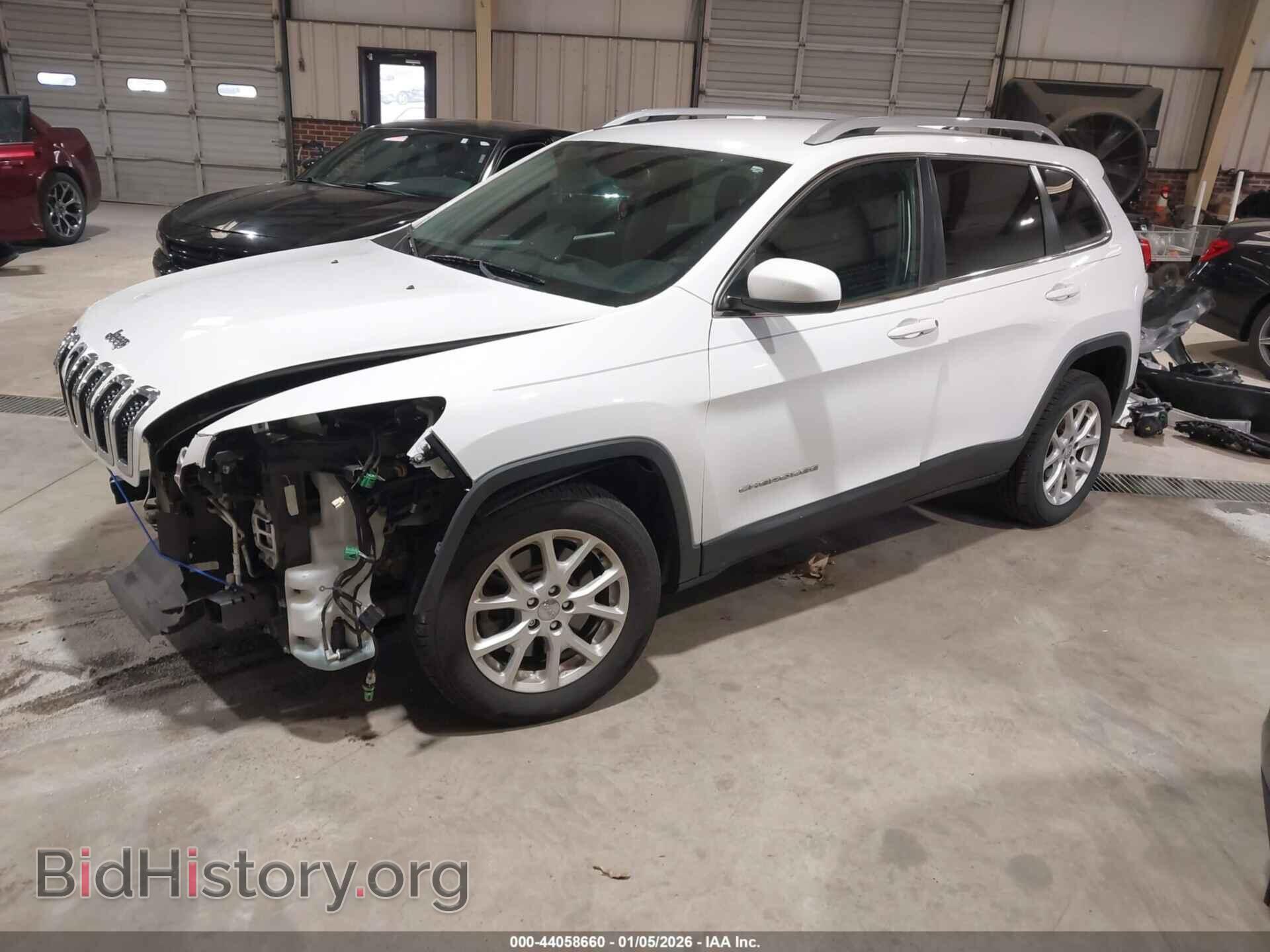 2018 JEEP CHEROKEE - VIN: 1C4PJLCB2JD573423 - Фото 2