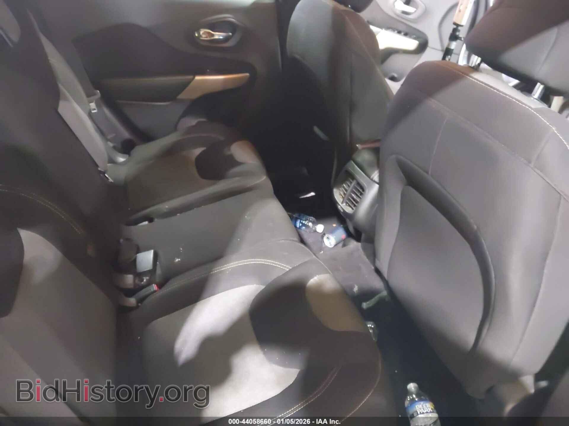 2018 JEEP CHEROKEE - VIN: 1C4PJLCB2JD573423 - Фото 8