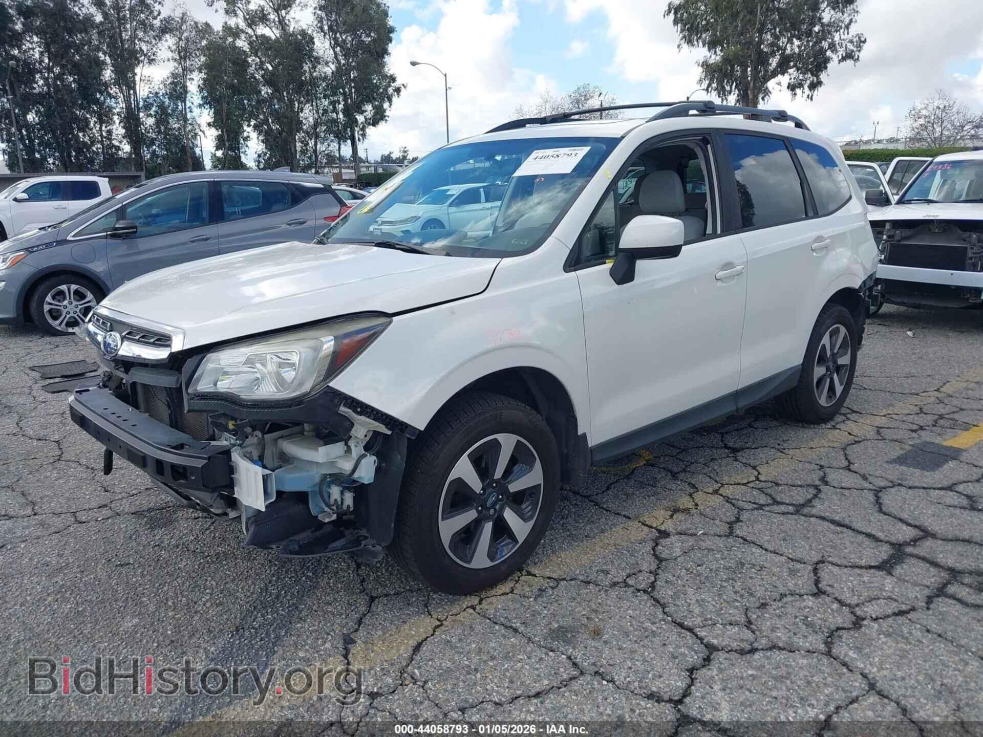 2017 SUBARU FORESTER - VIN: JF2SJAECXHH424475 - Фото 2