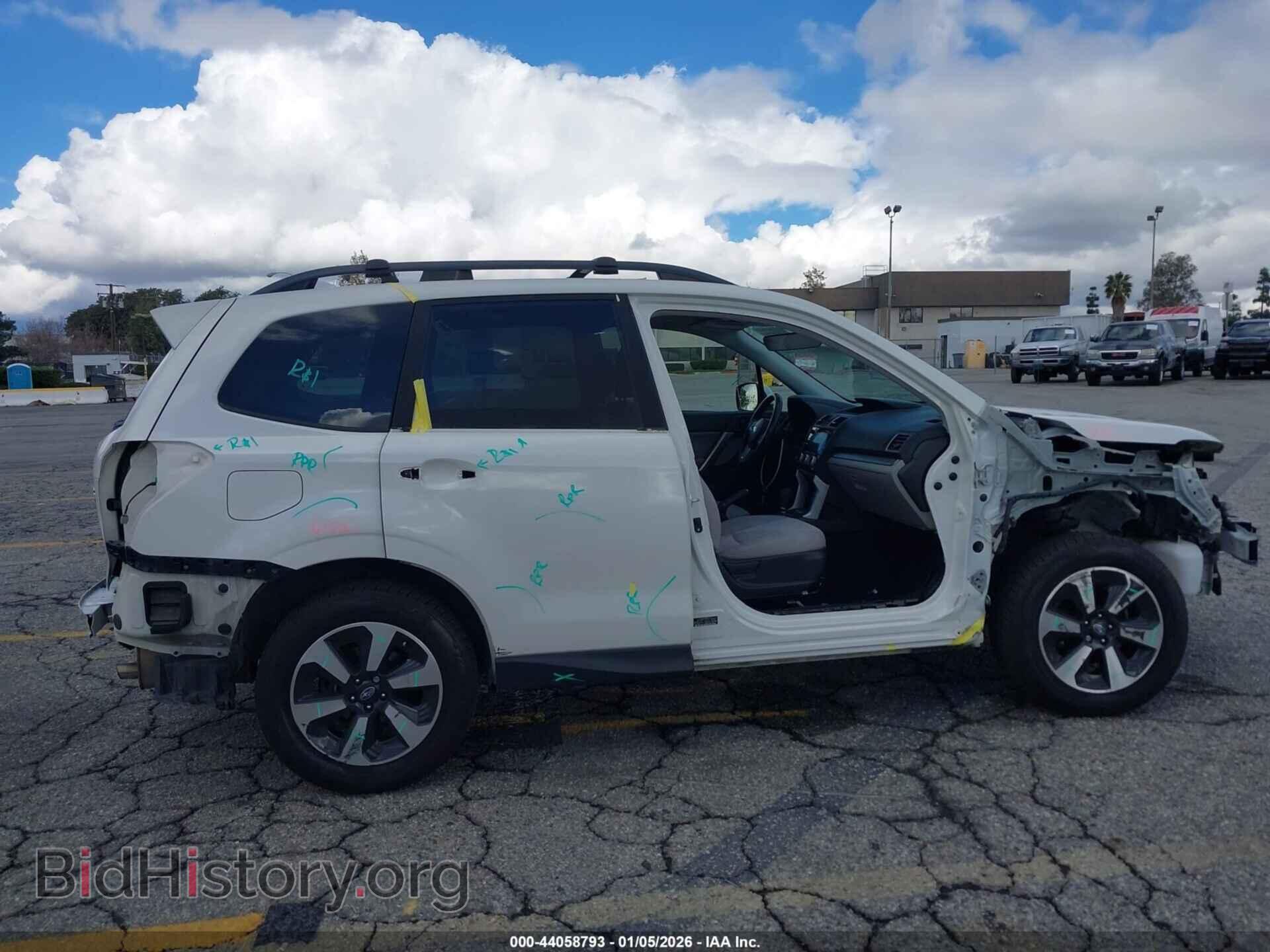 2017 SUBARU FORESTER - VIN: JF2SJAECXHH424475 - Фото 6