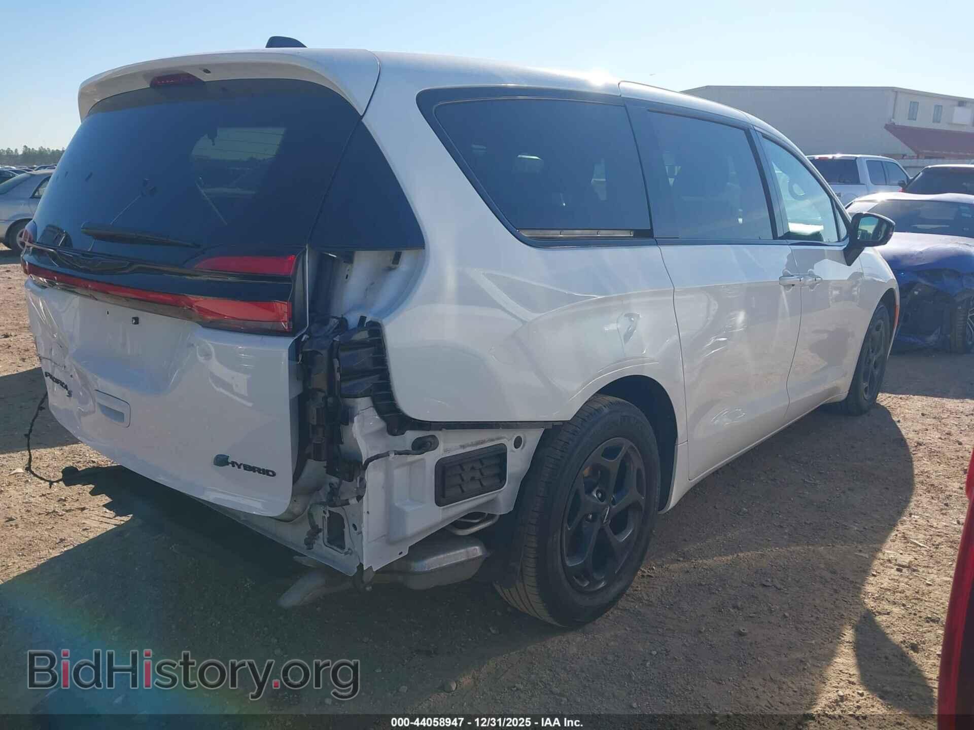 2024 CHRYSLER PACIFICA HYBRID - VIN: 2C4RC1S72RR153285 - Фото 4