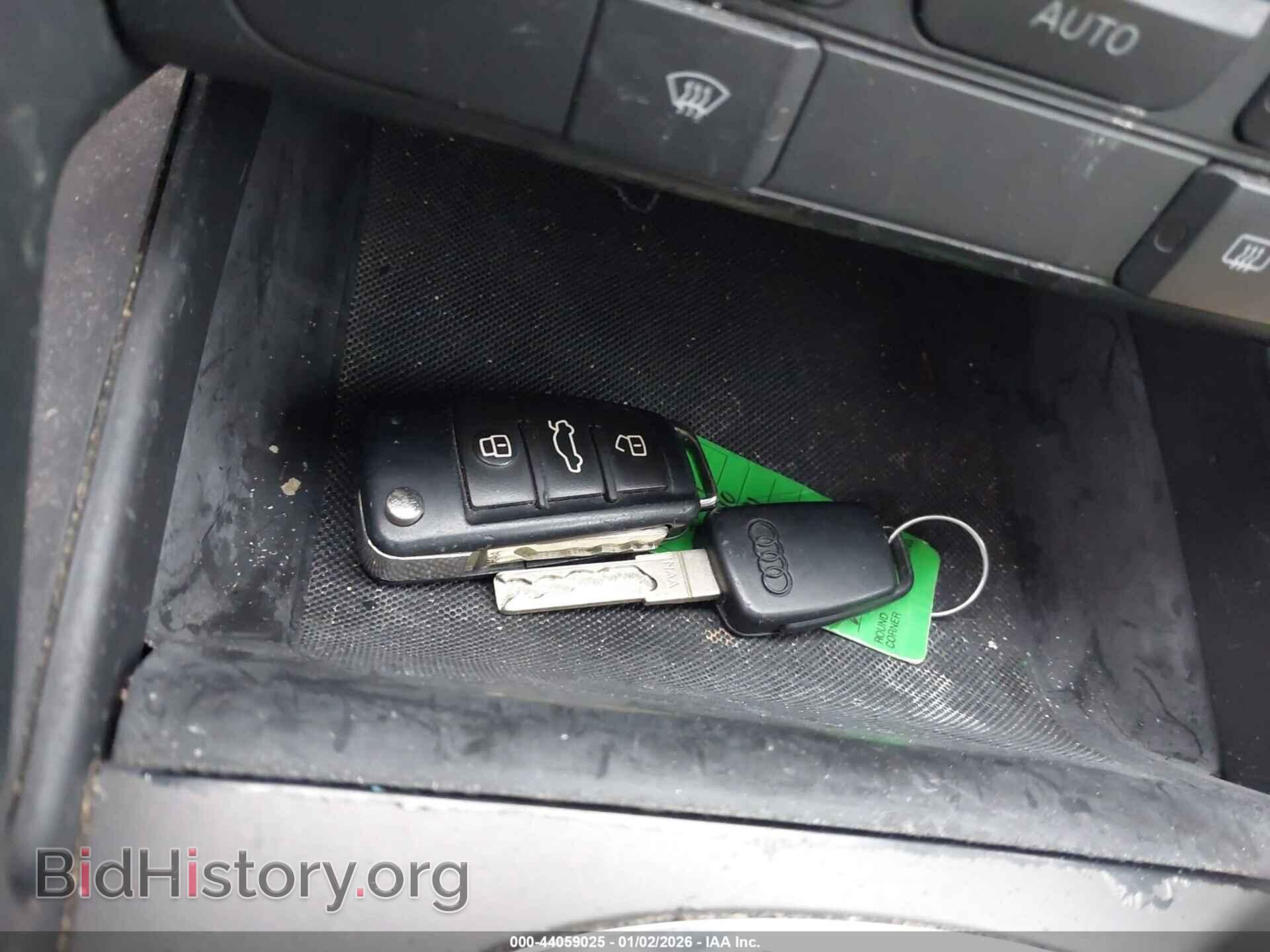 2010 AUDI A3 - VIN: WAUDFAFM2AA020680 - Фото 11