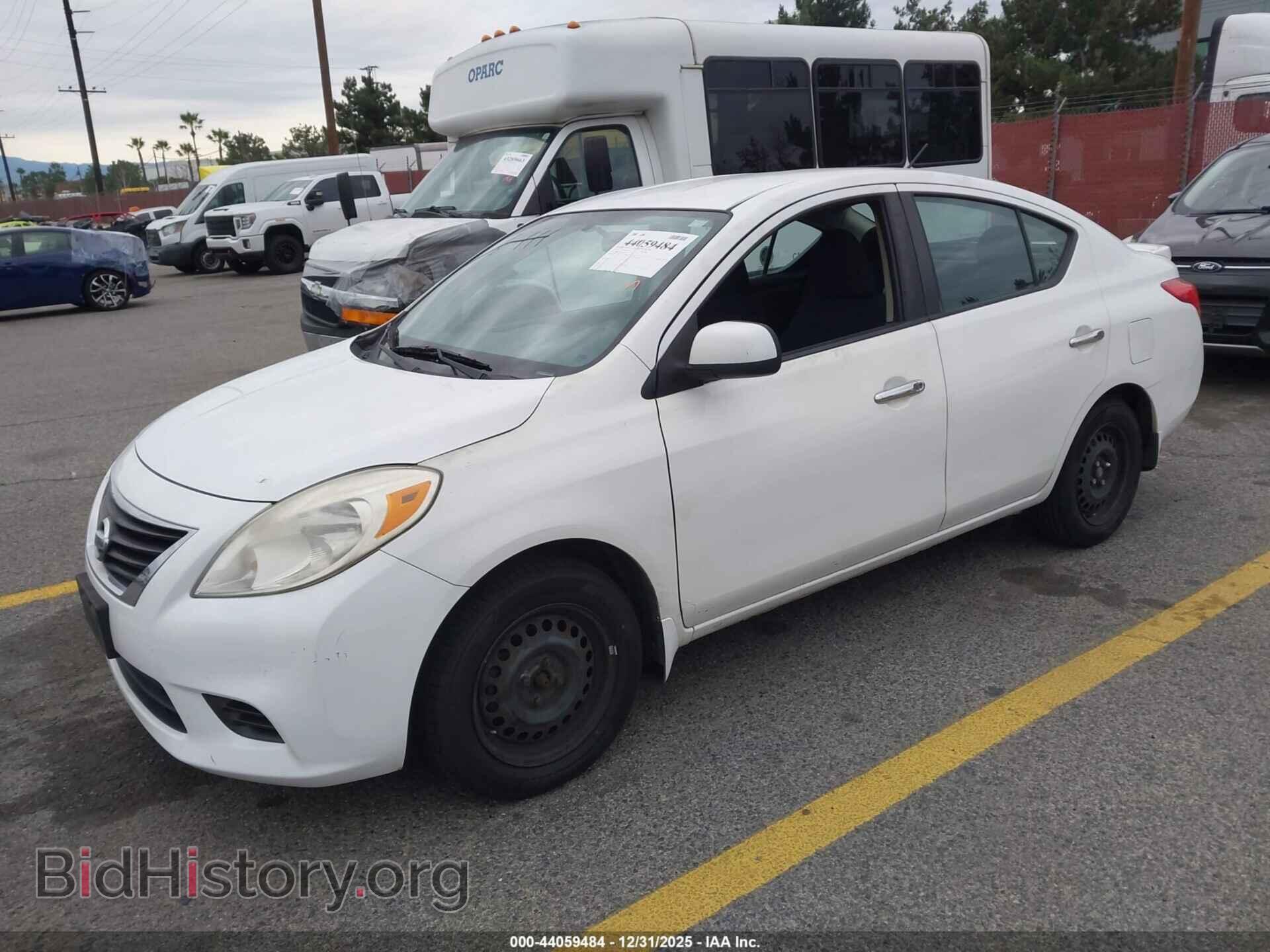 2013 NISSAN VERSA - VIN: 3N1CN7AP1DL875246 - Фото 2