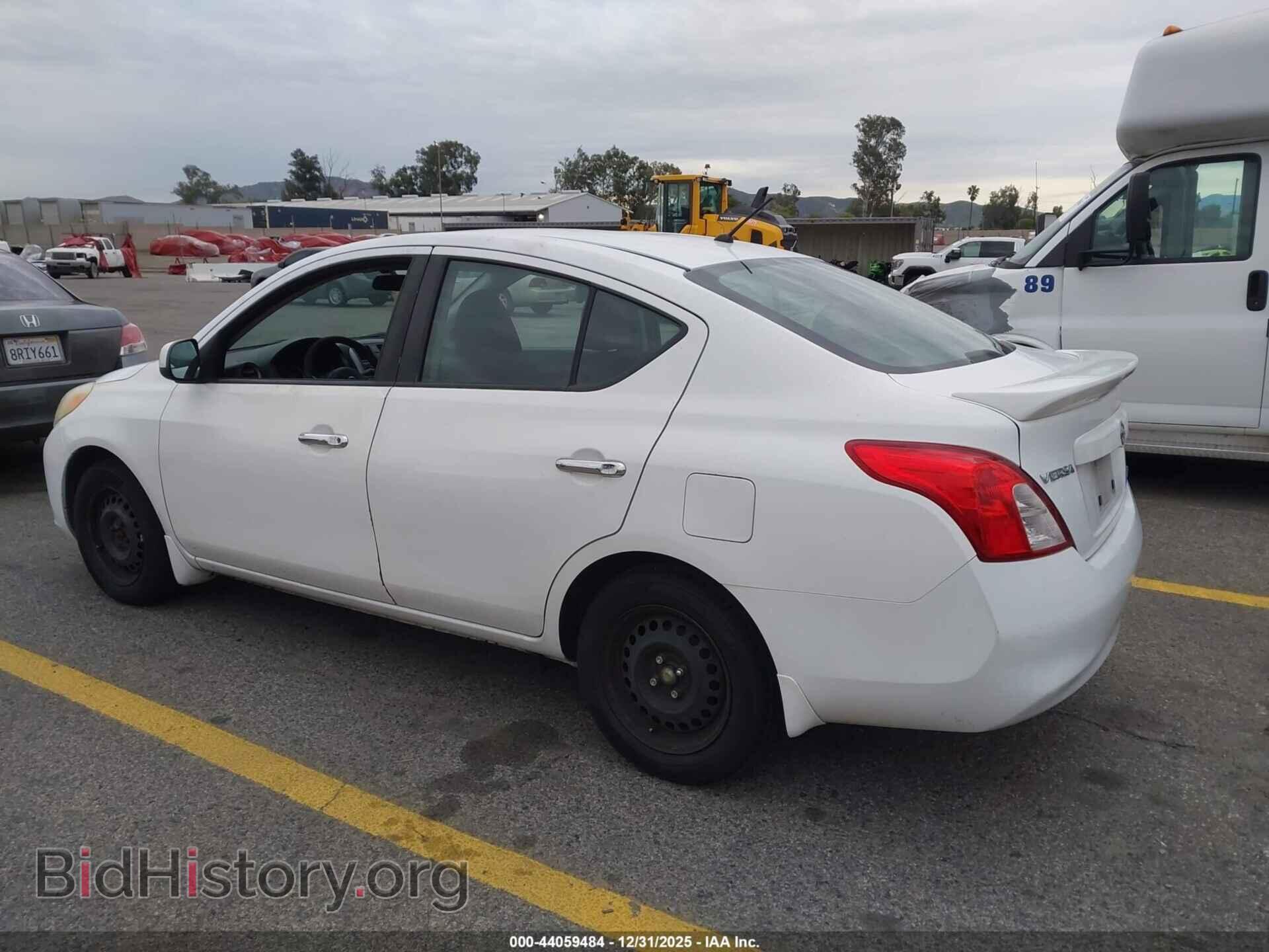 2013 NISSAN VERSA - VIN: 3N1CN7AP1DL875246 - Фото 3