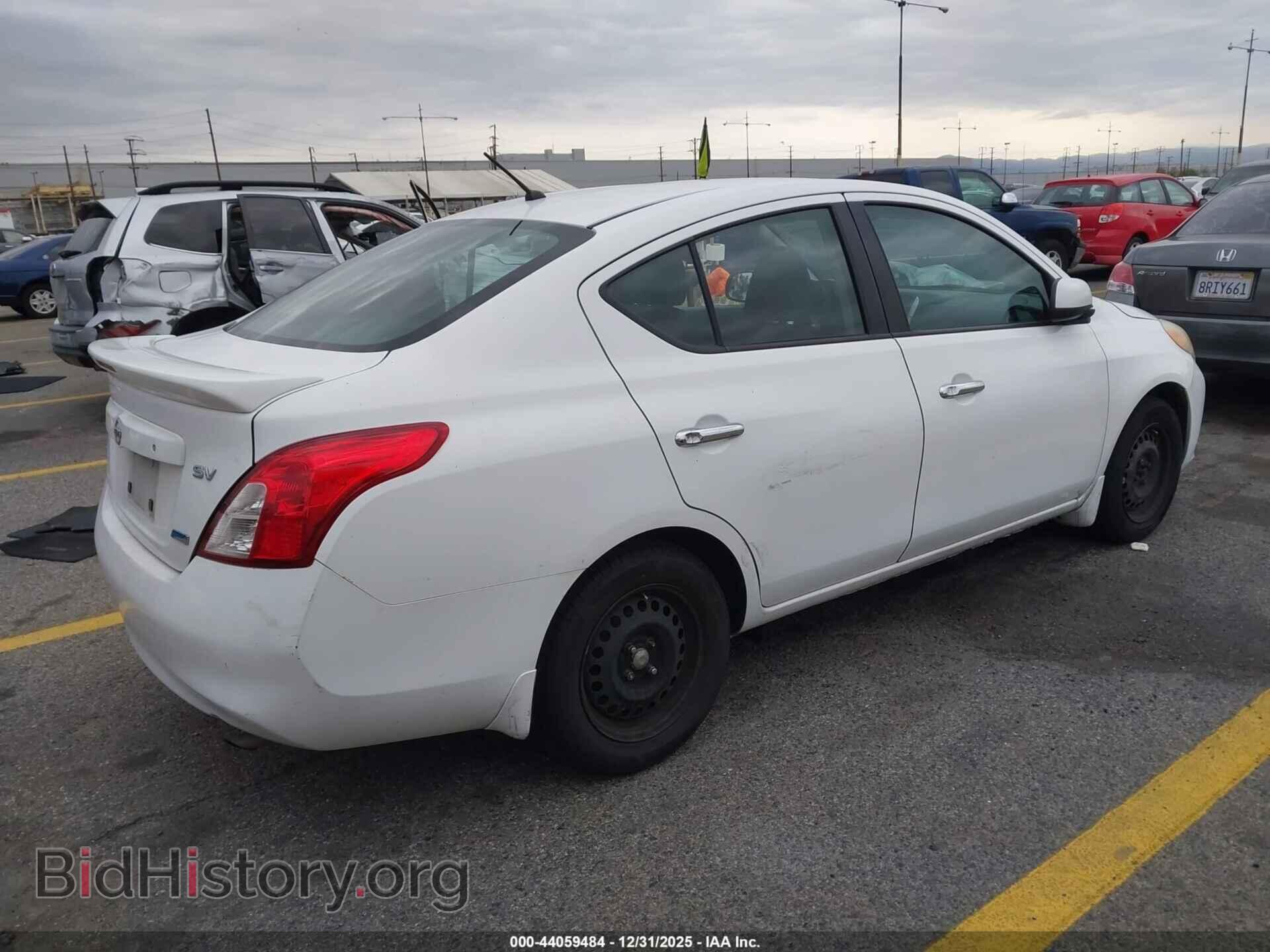 2013 NISSAN VERSA - VIN: 3N1CN7AP1DL875246 - Фото 4
