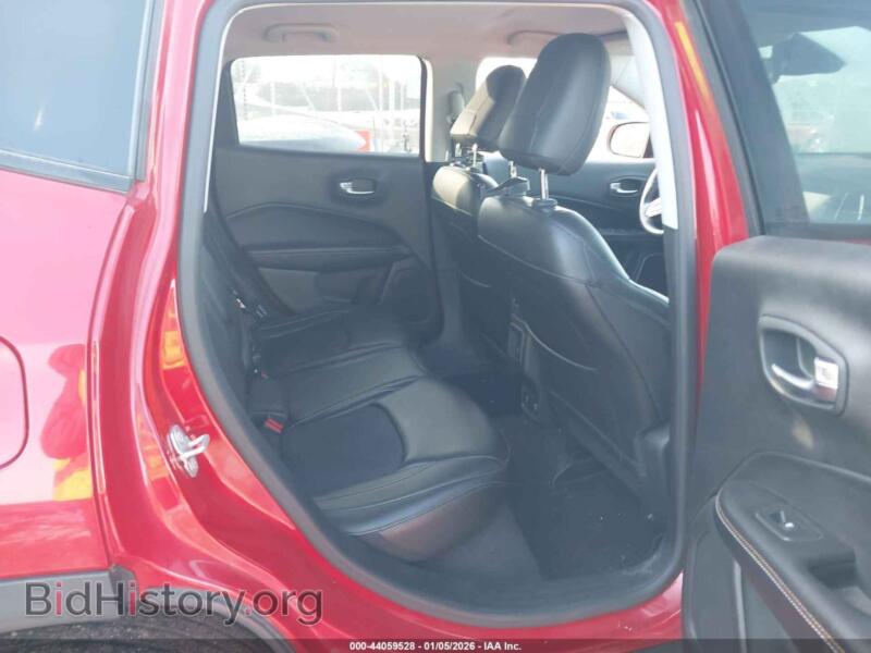 2018 Jeep COMPASS (VIN 3C4NJCBB7JT240816) — фото 8 из 16