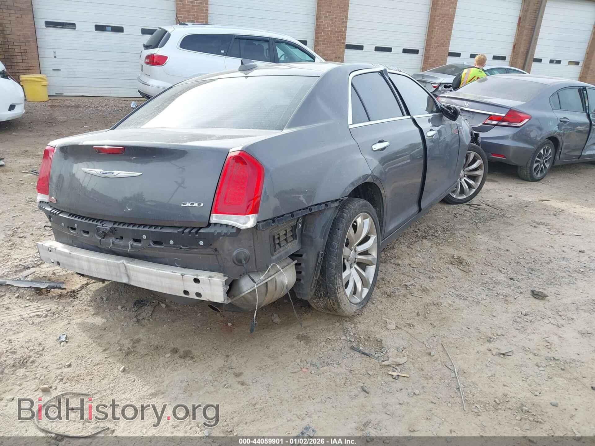 2020 CHRYSLER 300 - VIN: 2C3CCAEG2LH141849 - Фото 4