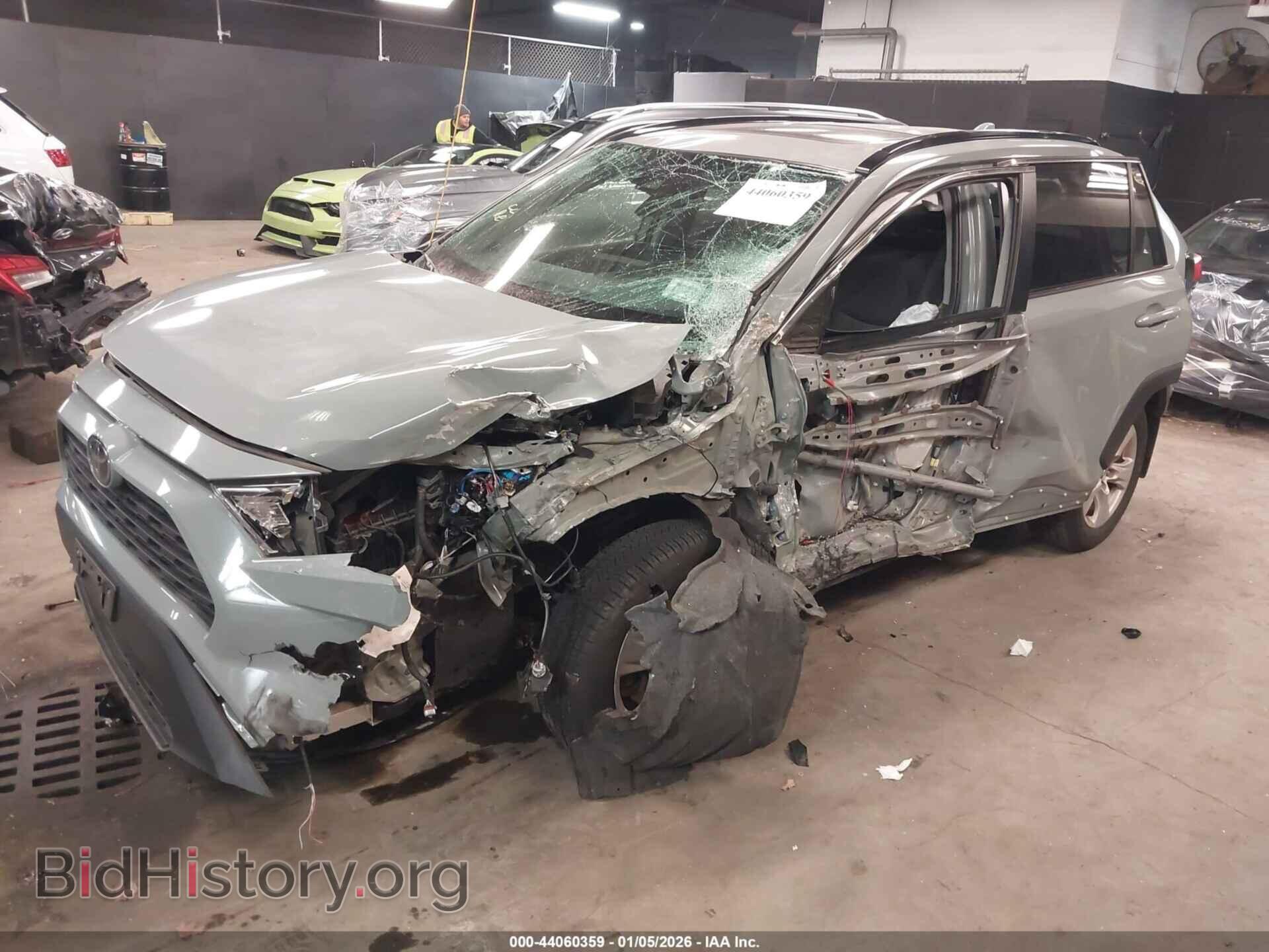 2019 TOYOTA RAV4 - VIN: JTMP1RFV2KD021494 - Фото 2
